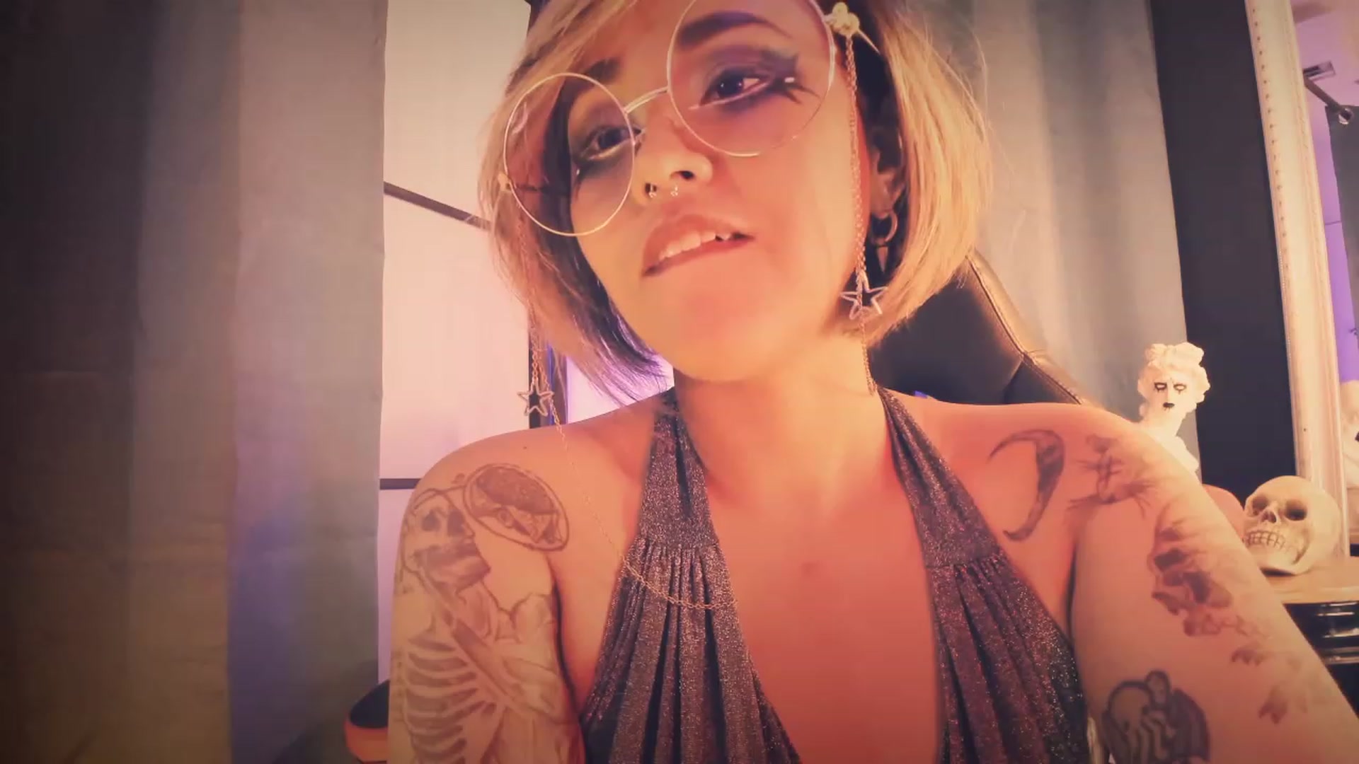 Gallery image thumbnail from AbraxxysRadio's myfreecams stream on, 07/16/2023, 17:10 image 7 of 20