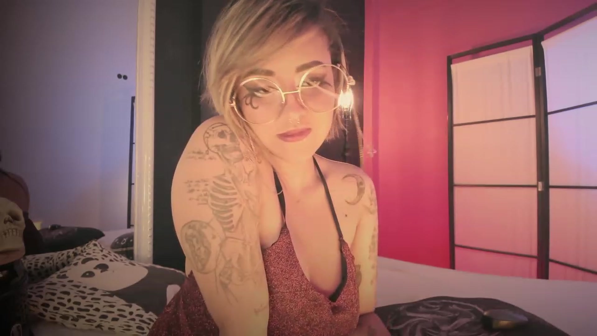Gallery image thumbnail from AbraxxysRadio's myfreecams stream on, 07/17/2023, 14:52 image 5 of 20