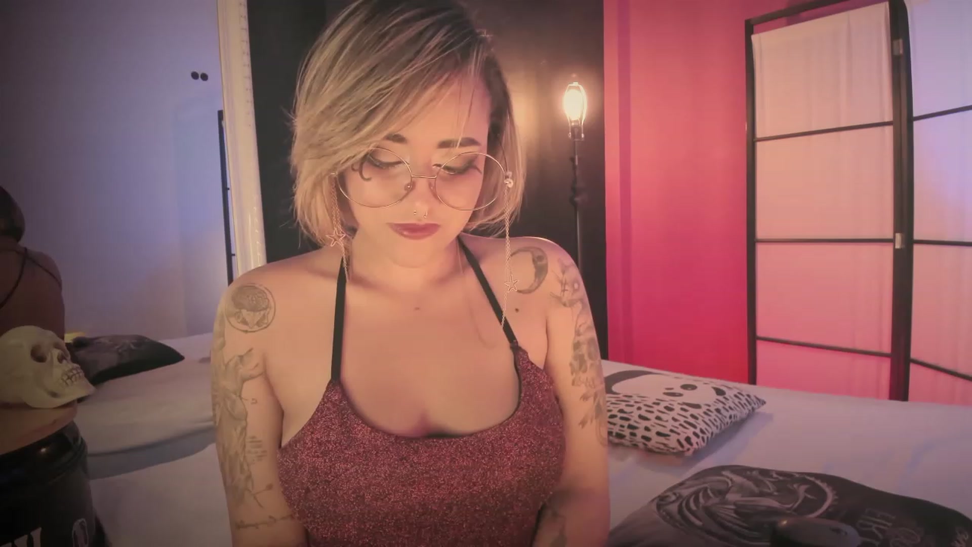 Gallery image thumbnail from AbraxxysRadio's myfreecams stream on, 07/17/2023, 19:04 image 7 of 20