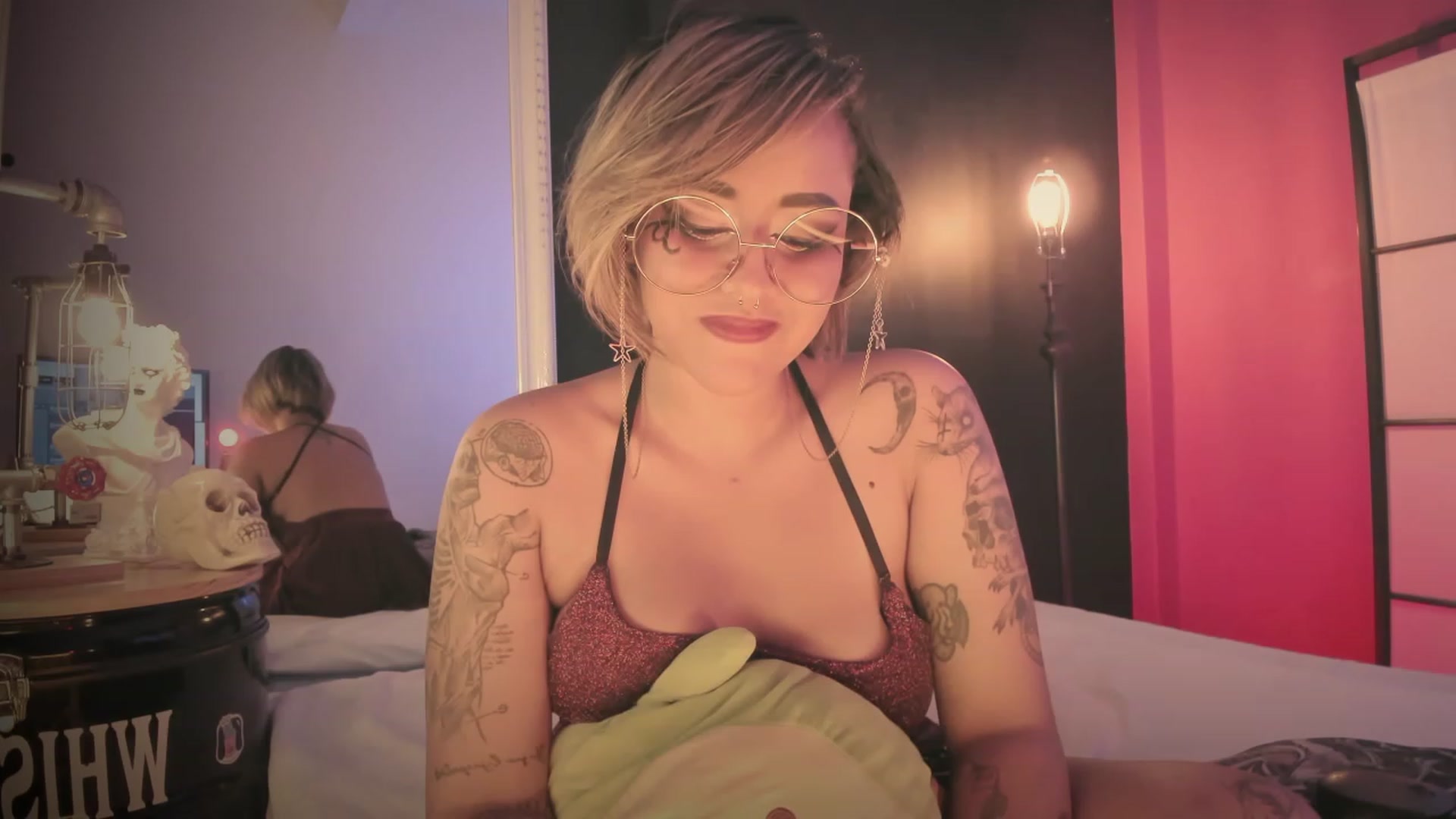 Gallery image thumbnail from AbraxxysRadio's myfreecams stream on, 07/17/2023, 22:32 image 9 of 20