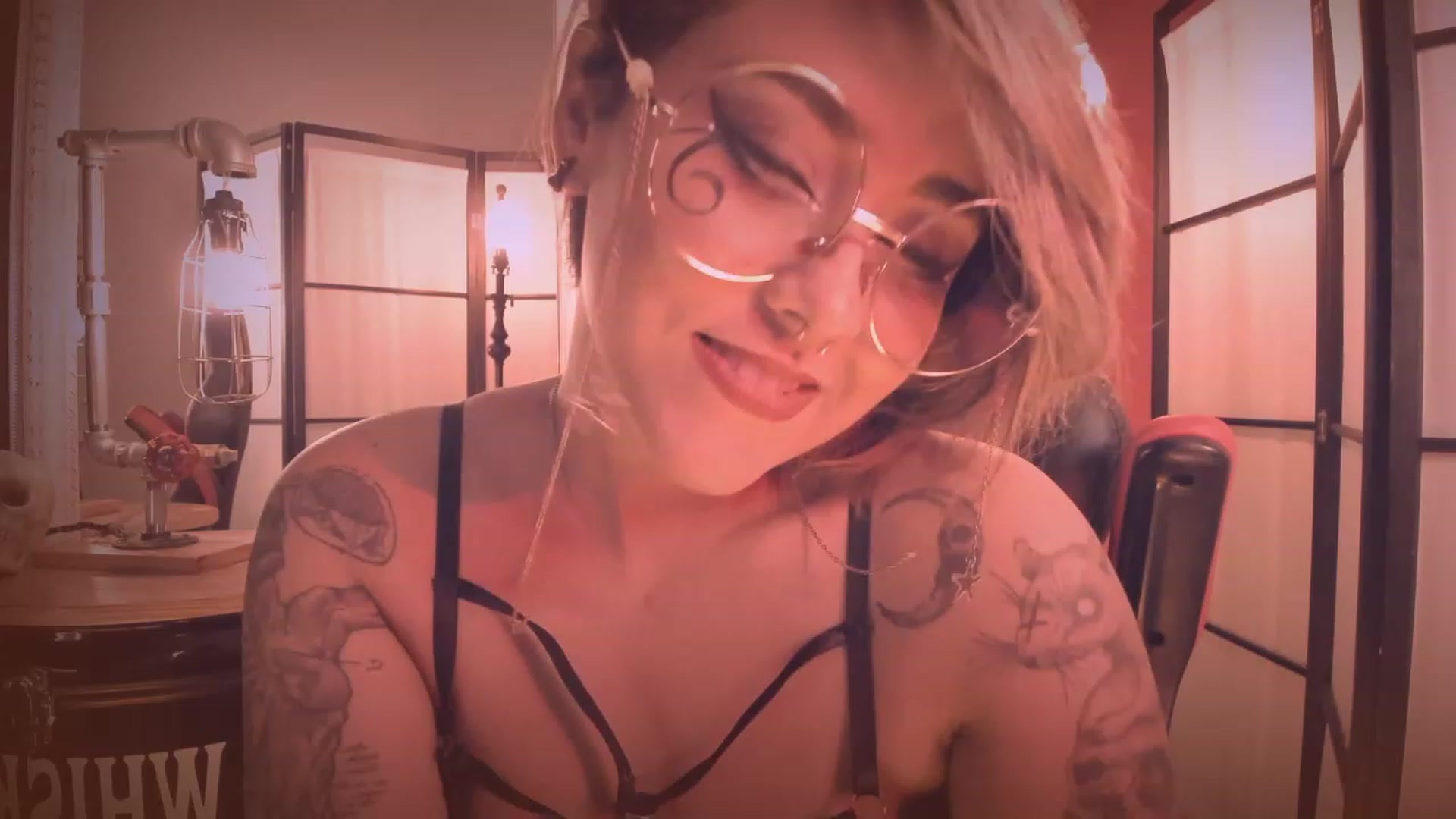 Gallery image thumbnail from AbraxxysRadio's myfreecams stream on, 07/18/2023, 22:57 image 5 of 20