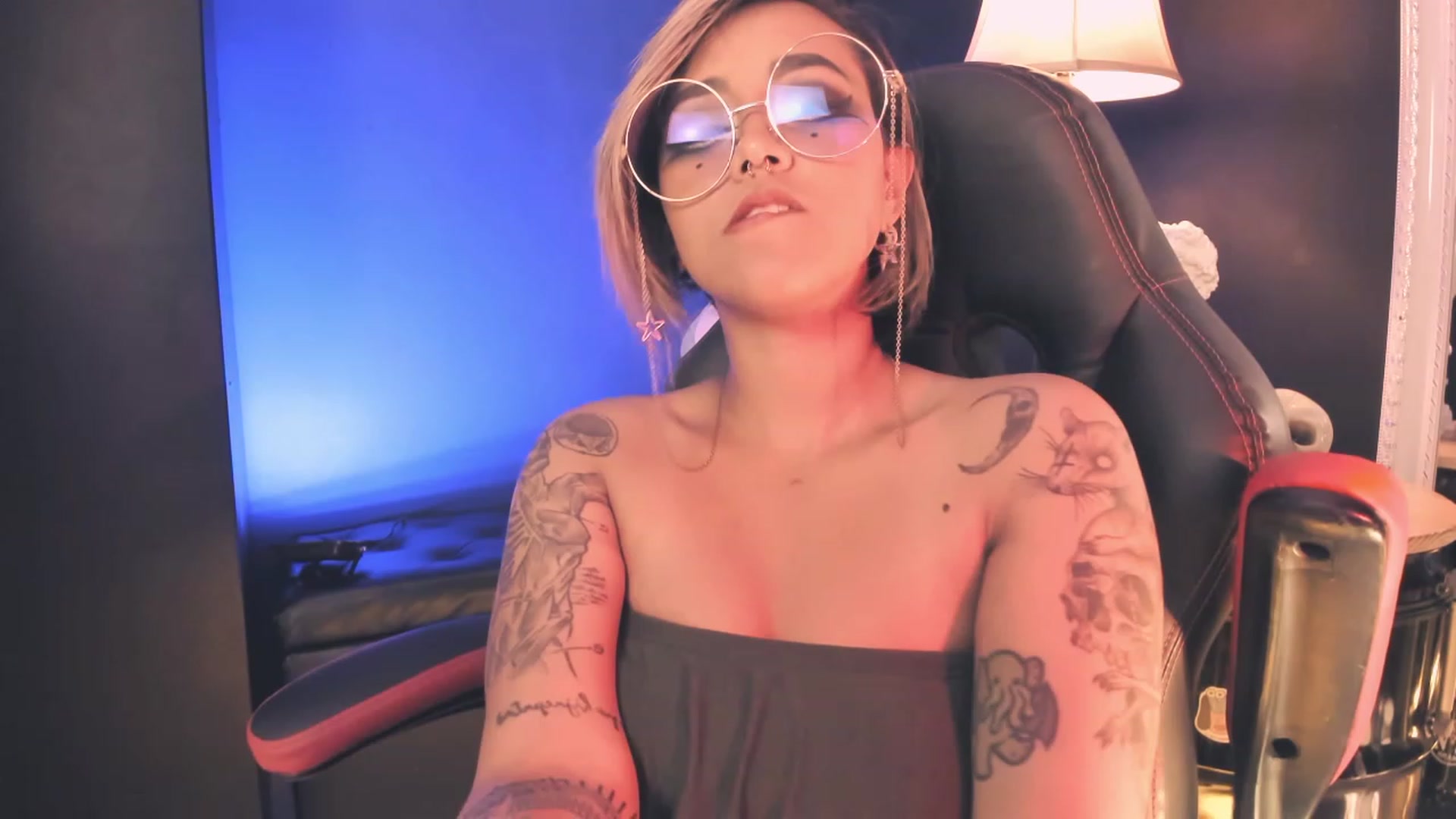 Gallery image thumbnail from AbraxxysRadio's myfreecams stream on, 07/19/2023, 23:59 image 11 of 20