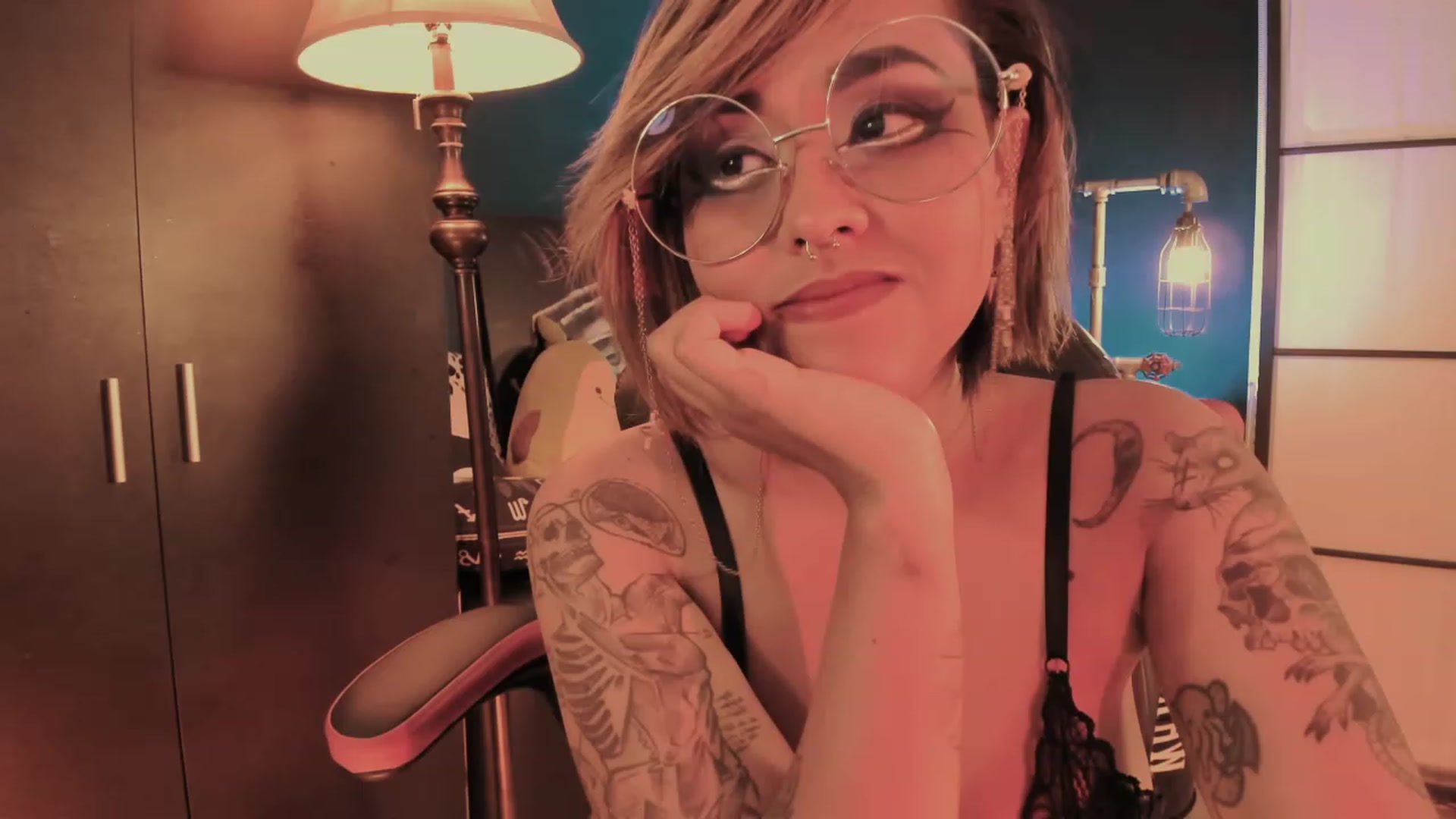 Gallery image thumbnail from AbraxxysRadio's myfreecams stream on, 07/21/2023, 22:57 image 14 of 20