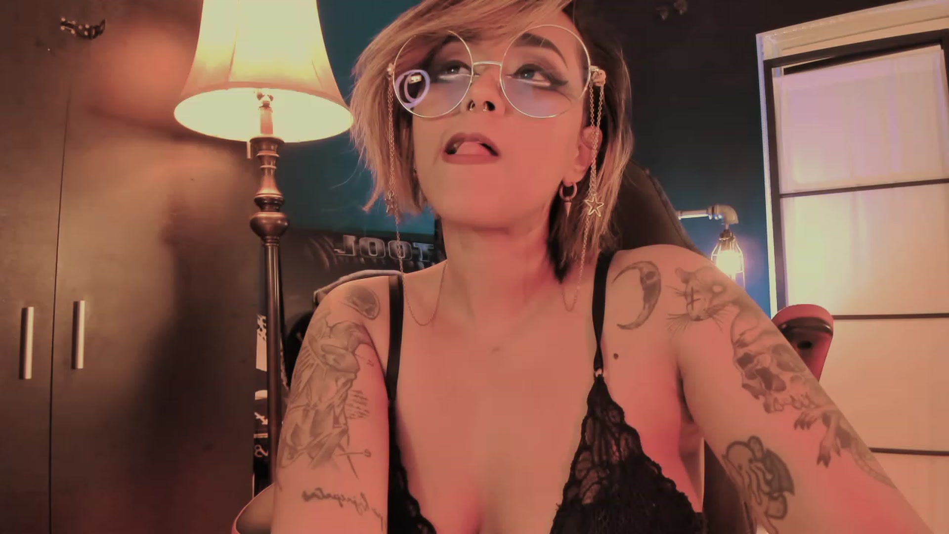 Gallery image thumbnail from AbraxxysRadio's myfreecams stream on, 07/21/2023, 23:22 image 12 of 20
