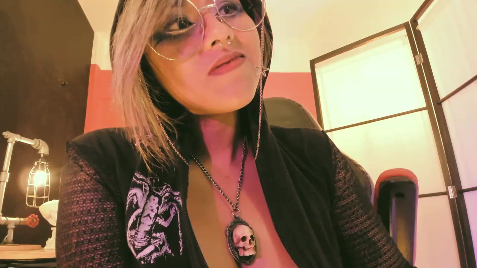 Gallery image thumbnail from AbraxxysRadio's myfreecams stream on, 07/22/2023, 17:59 image 16 of 20