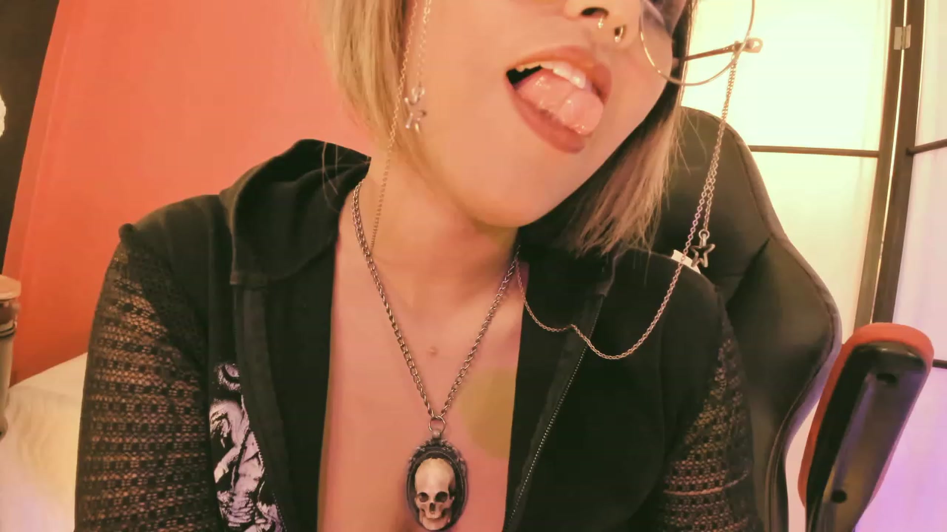 Gallery image thumbnail from AbraxxysRadio's myfreecams stream on, 07/22/2023, 17:59 image 9 of 20