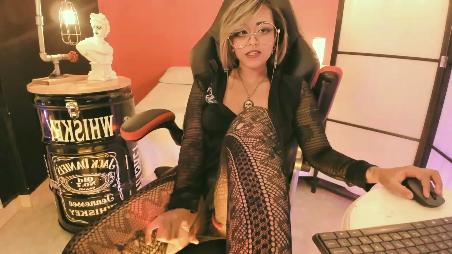 Gallery image thumbnail from AbraxxysRadio's myfreecams stream on, 07/22/2023, 19:29 image 2 of 20