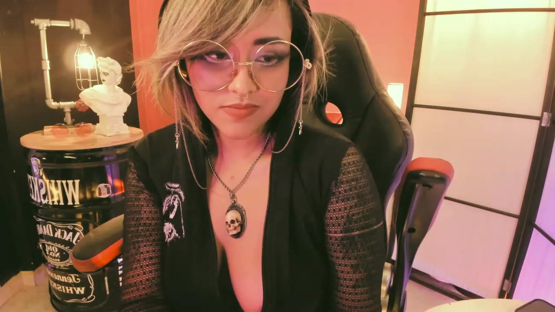 Gallery image thumbnail from AbraxxysRadio's myfreecams stream on, 07/22/2023, 21:31 image 6 of 20