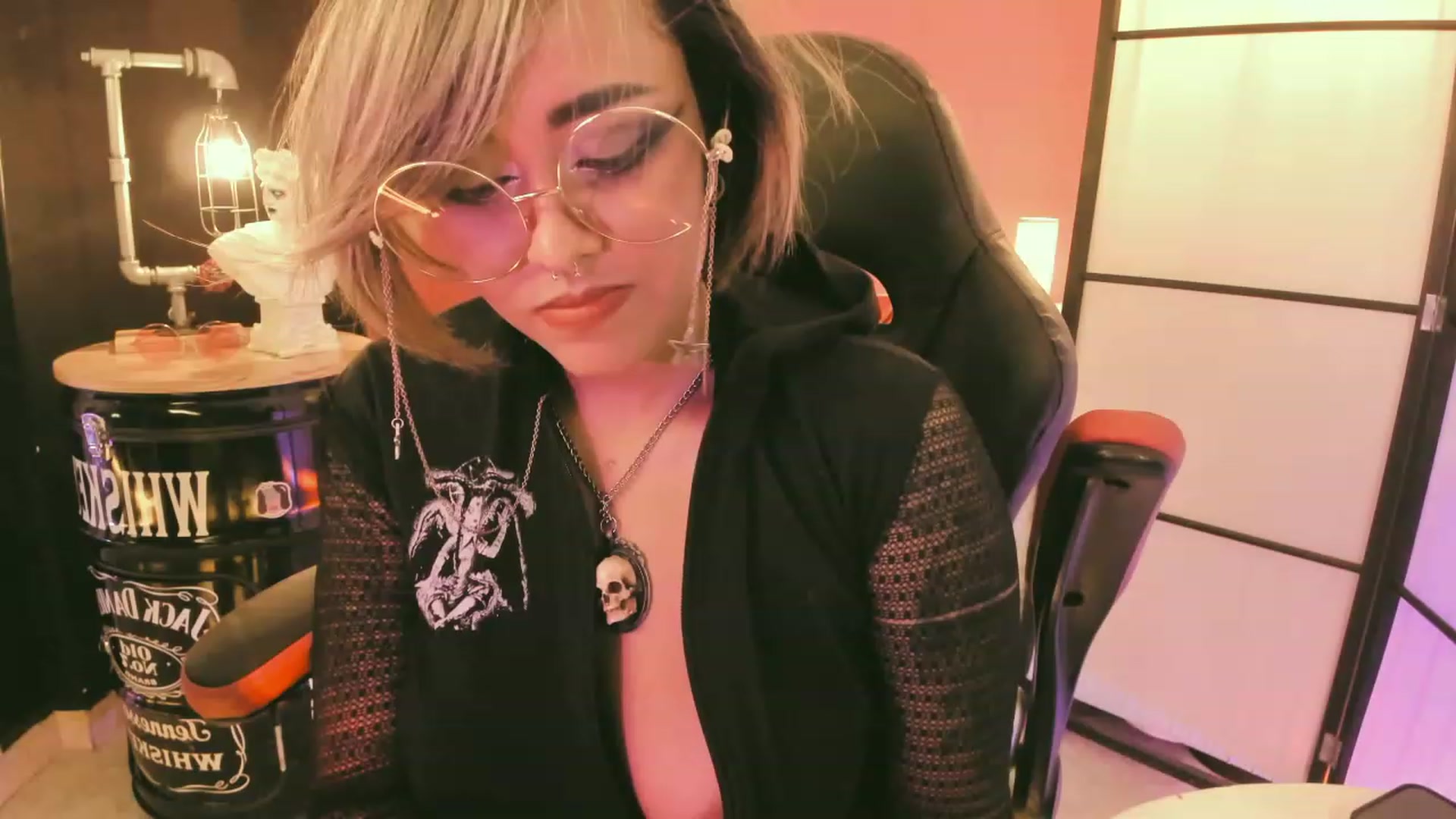 Gallery image thumbnail from AbraxxysRadio's myfreecams stream on, 07/22/2023, 21:31 image 7 of 20