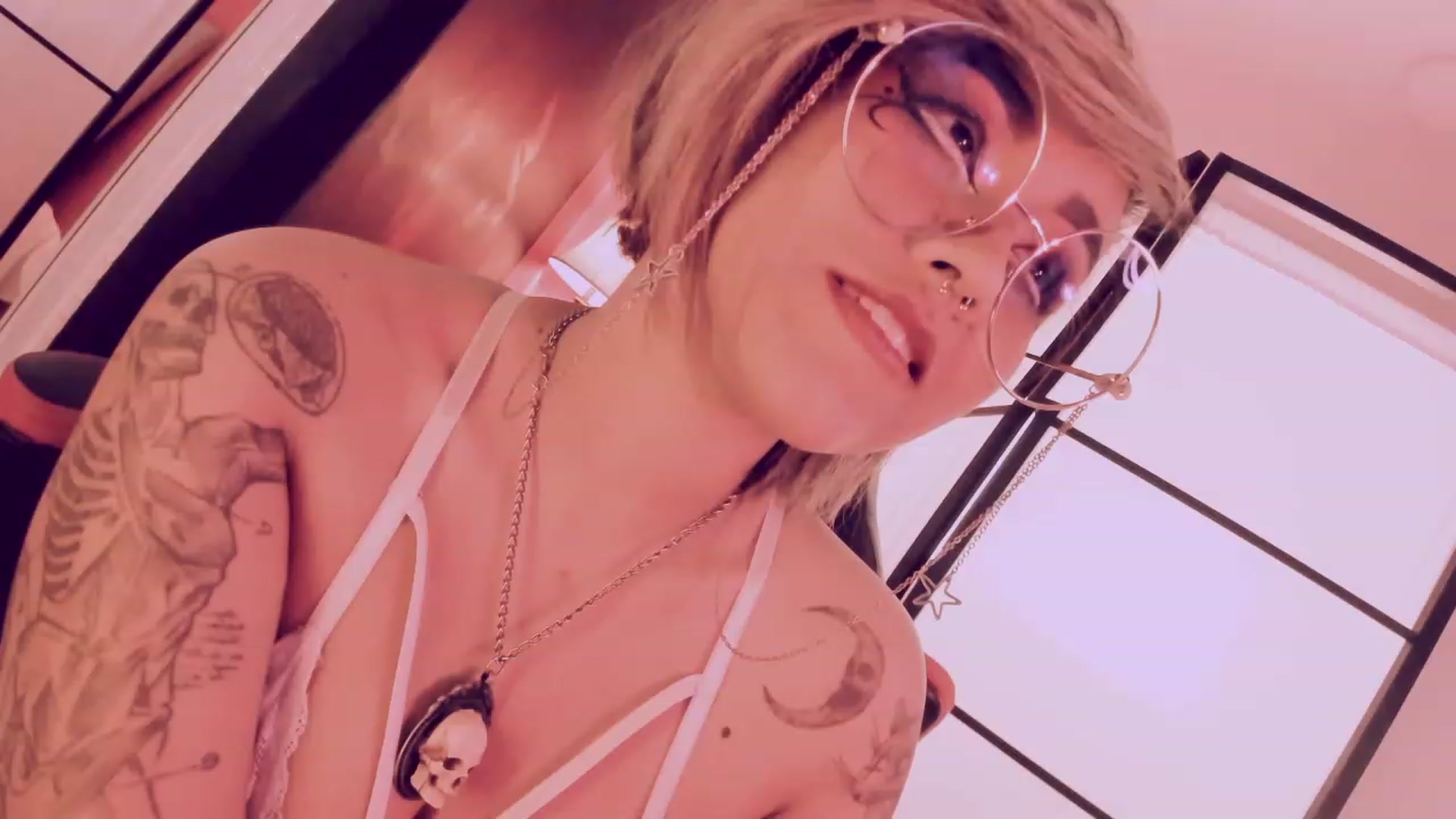 Gallery image thumbnail from AbraxxysRadio's myfreecams stream on, 07/23/2023, 17:27 image 17 of 20