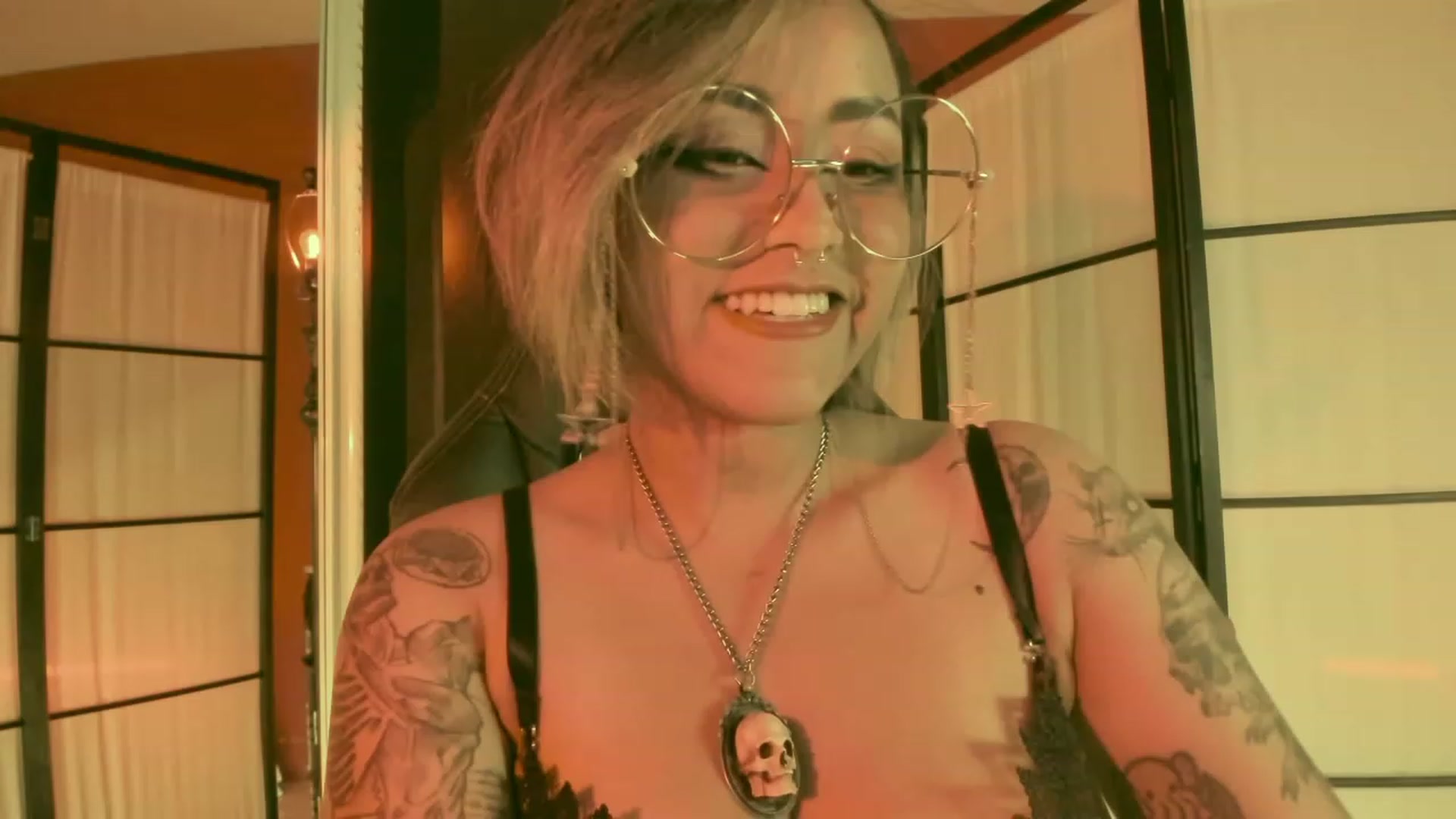 Gallery image thumbnail from AbraxxysRadio's myfreecams stream on, 08/03/2023, 24:01 image 7 of 20