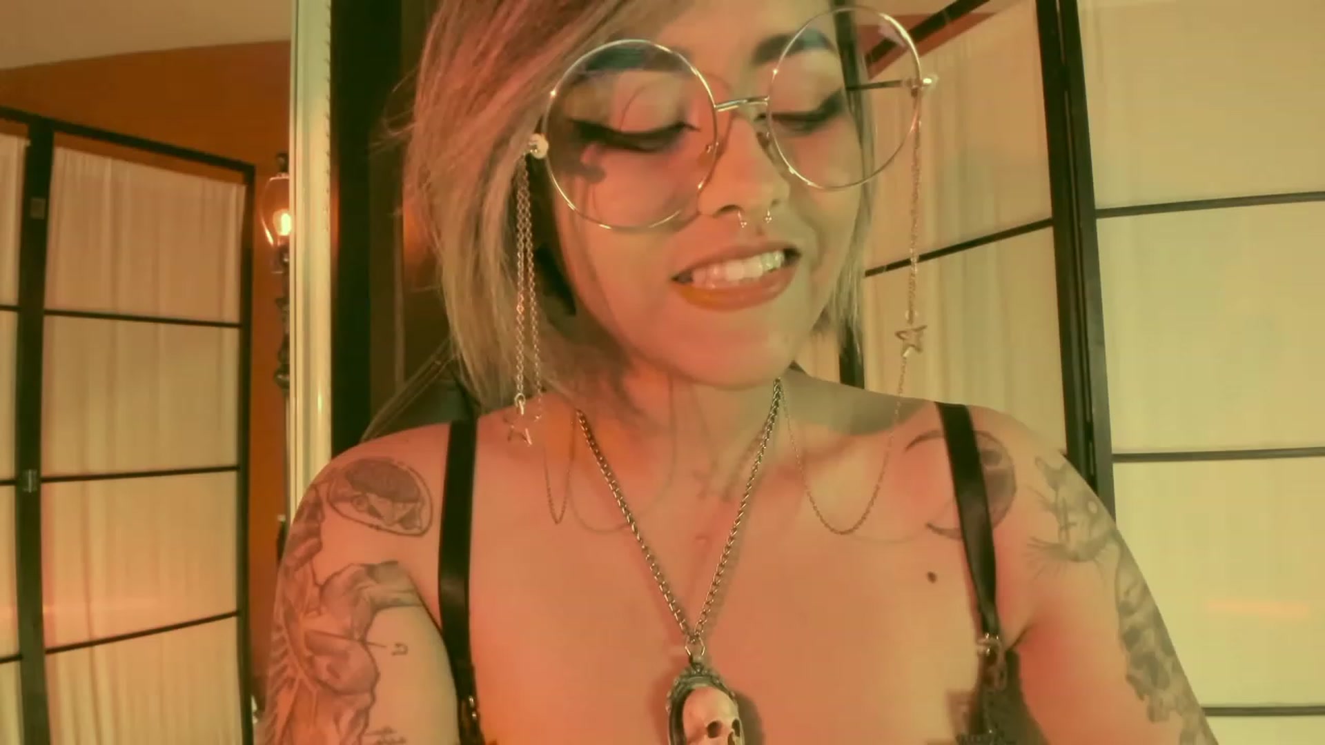 Gallery image thumbnail from AbraxxysRadio's myfreecams stream on, 08/03/2023, 24:01 image 10 of 20
