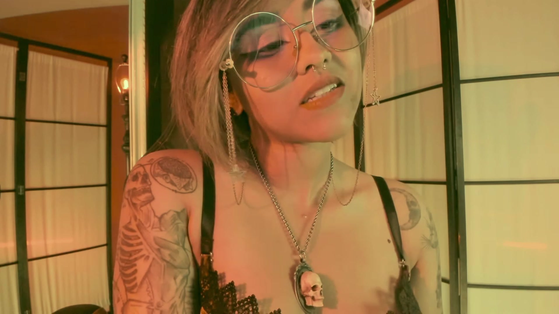 Gallery image thumbnail from AbraxxysRadio's myfreecams stream on, 08/03/2023, 24:57 image 18 of 20