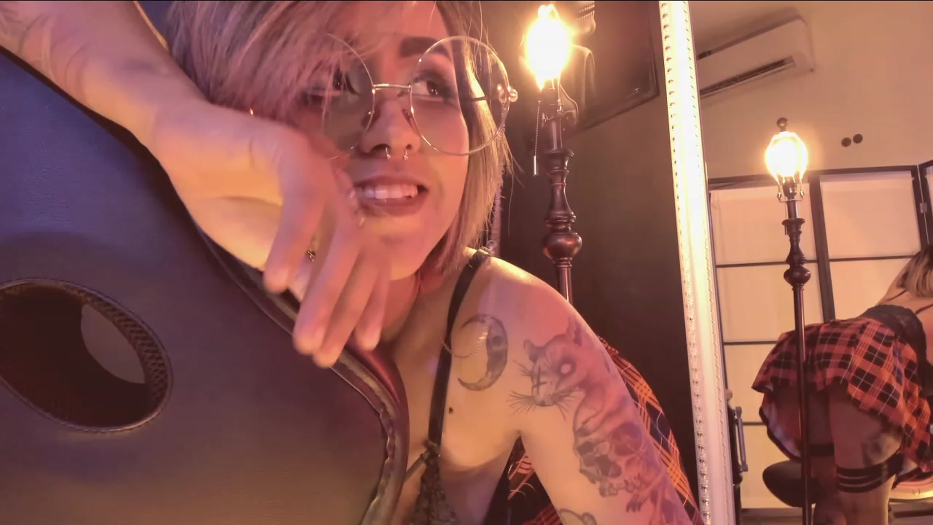 Gallery image thumbnail from AbraxxysRadio's myfreecams stream on, 08/04/2023, 24:57 image 6 of 20