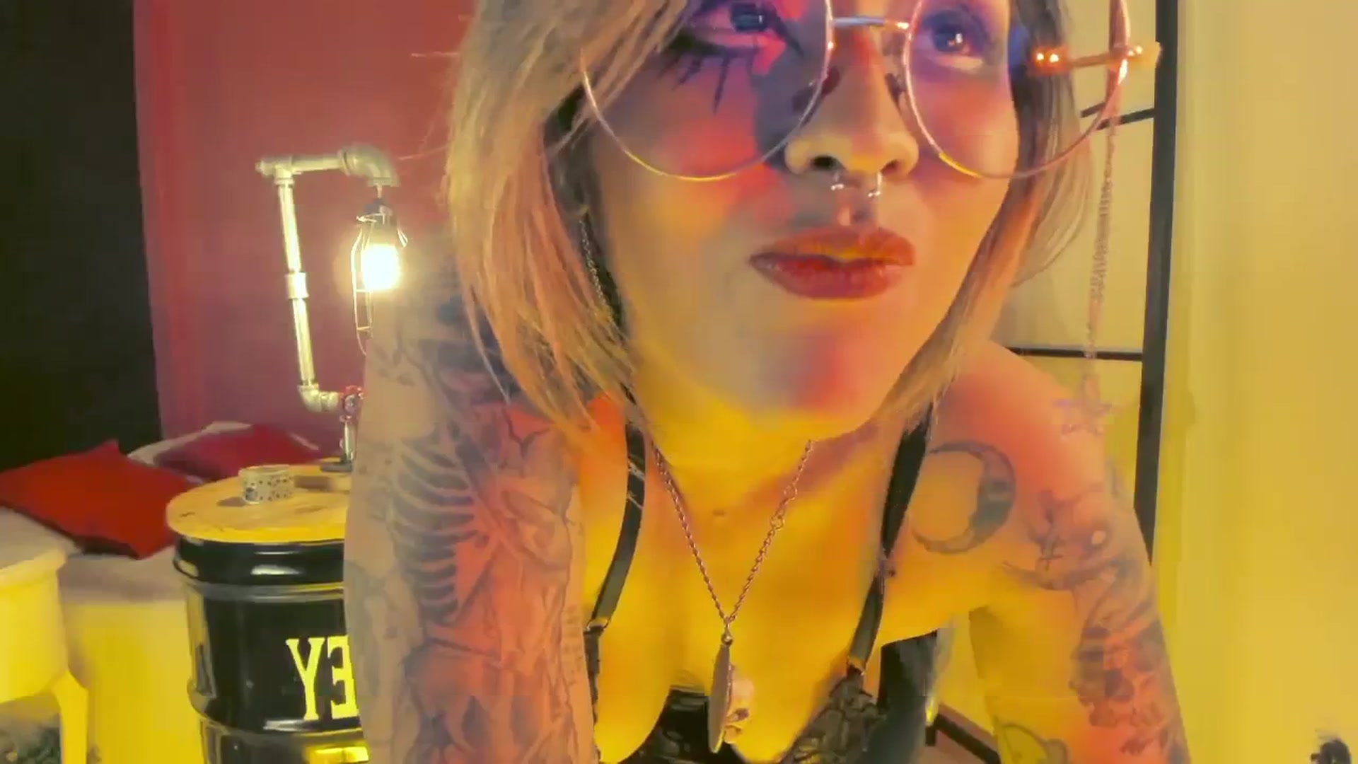 Gallery image thumbnail from AbraxxysRadio's myfreecams stream on, 08/06/2023, 19:19 image 9 of 20