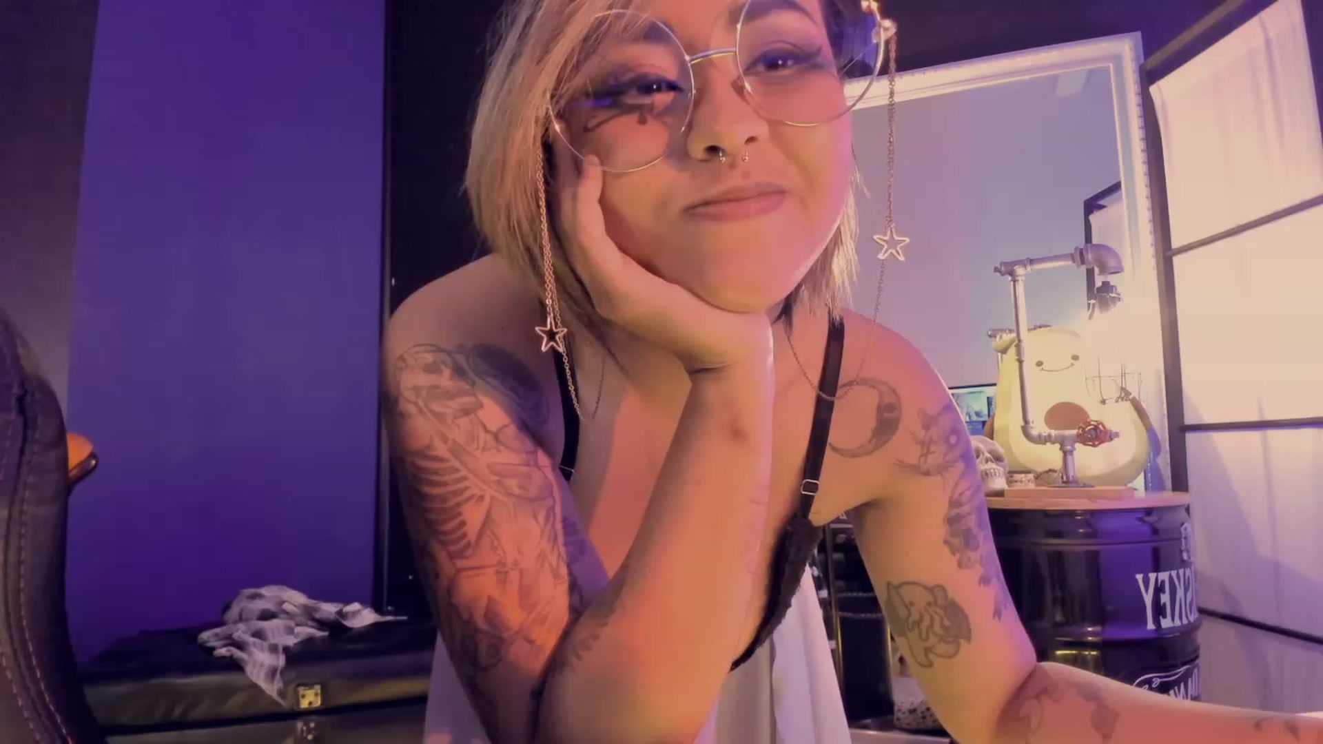 Gallery image thumbnail from AbraxxysRadio's myfreecams stream on, 08/08/2023, 01:36 image 17 of 20