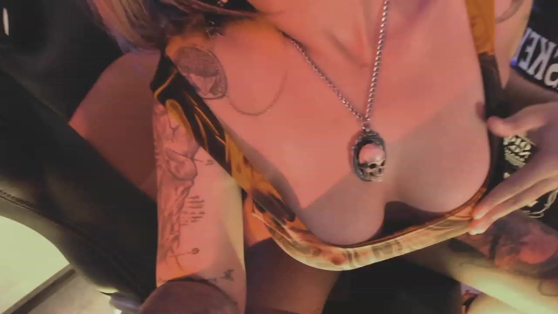 Gallery image thumbnail from AbraxxysRadio's myfreecams stream on, 08/09/2023, 24:01 image 10 of 20