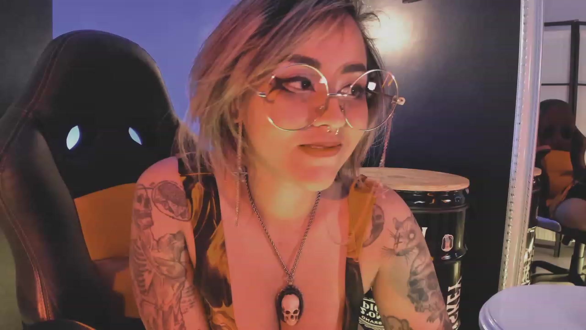 Gallery image thumbnail from AbraxxysRadio's myfreecams stream on, 08/09/2023, 24:01 image 6 of 20