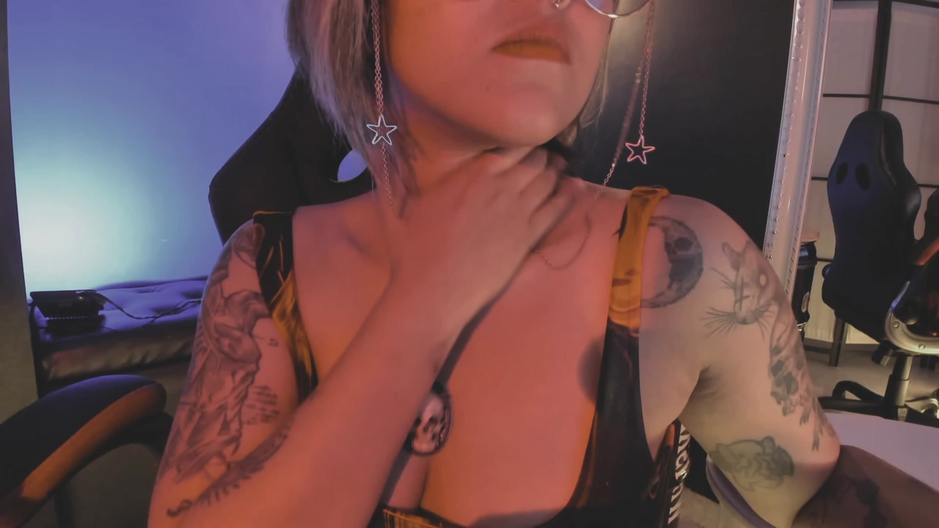 Gallery image thumbnail from AbraxxysRadio's myfreecams stream on, 08/09/2023, 24:54 image 17 of 20