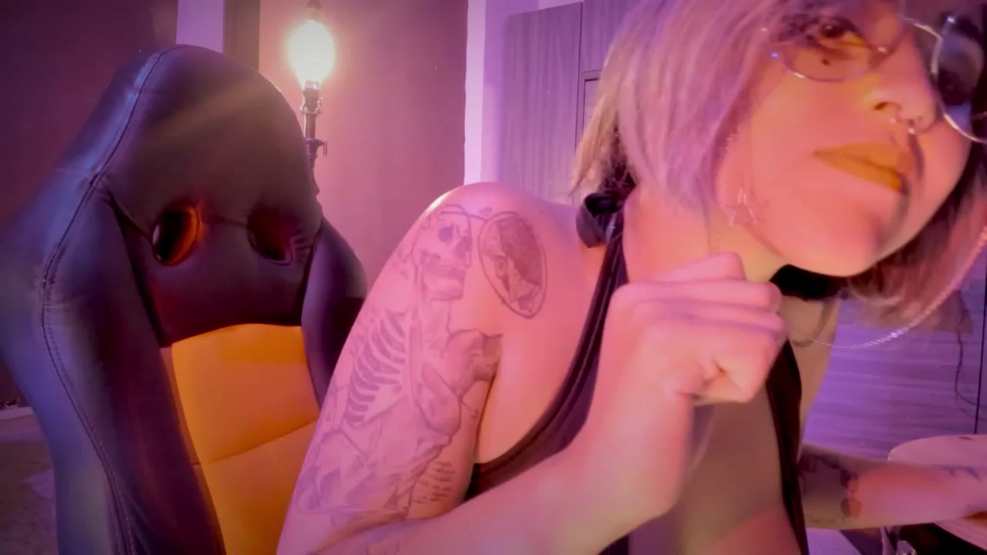 Gallery image thumbnail from AbraxxysRadio's myfreecams stream on, 08/15/2023, 02:24 image 15 of 20