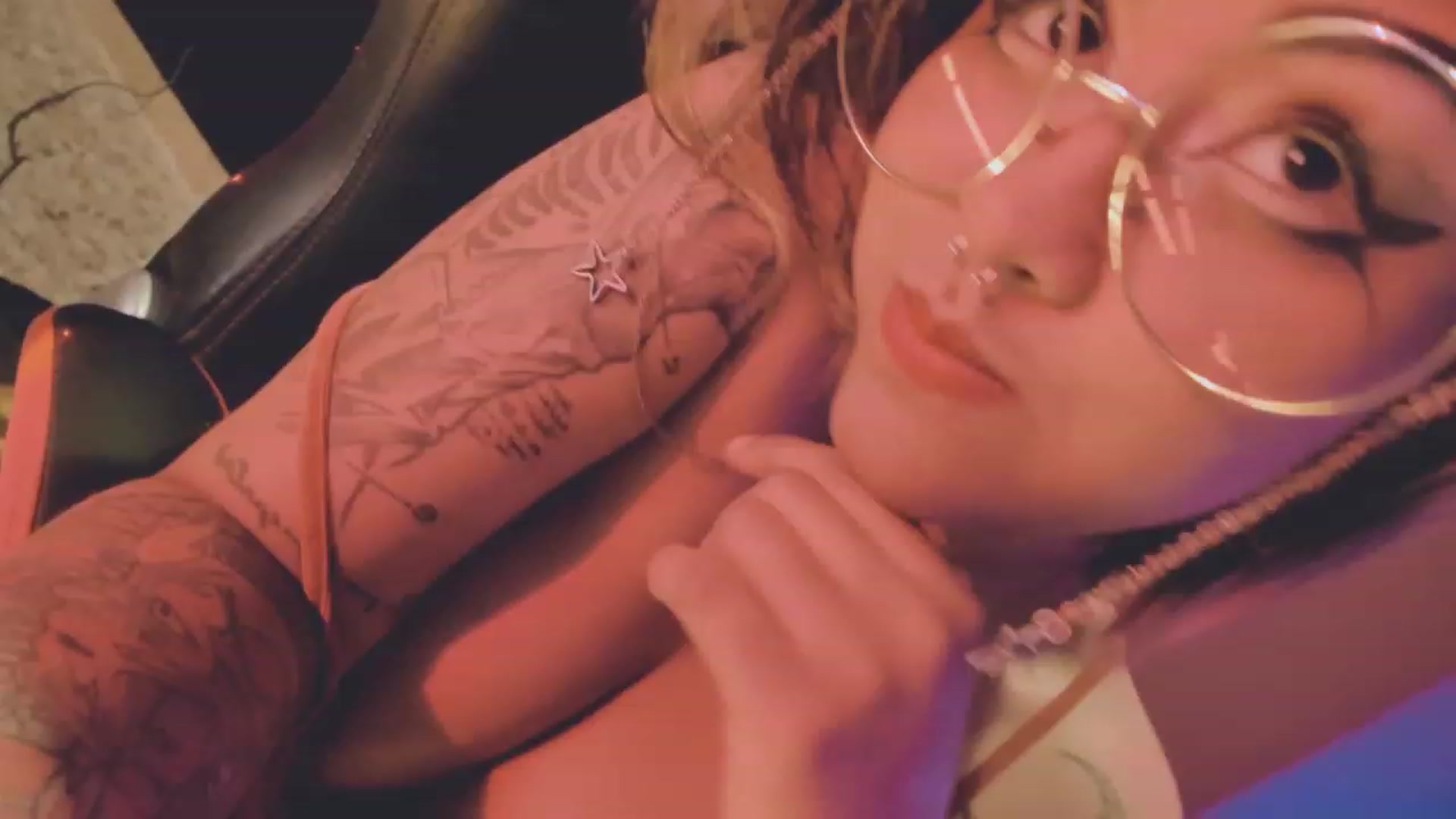 Gallery image thumbnail from AbraxxysRadio's myfreecams stream on, 08/19/2023, 24:20 image 10 of 20