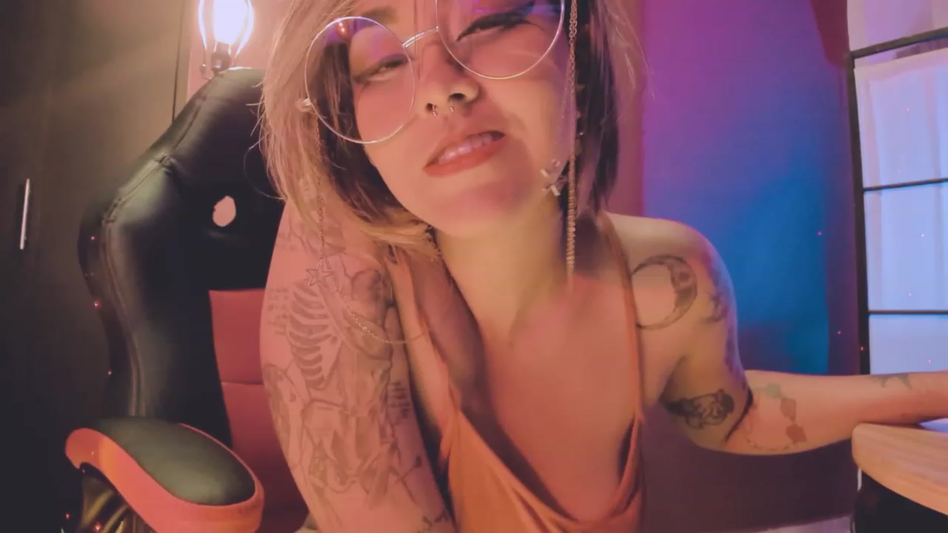 Gallery image thumbnail from AbraxxysRadio's myfreecams stream on, 08/19/2023, 24:20 image 5 of 20