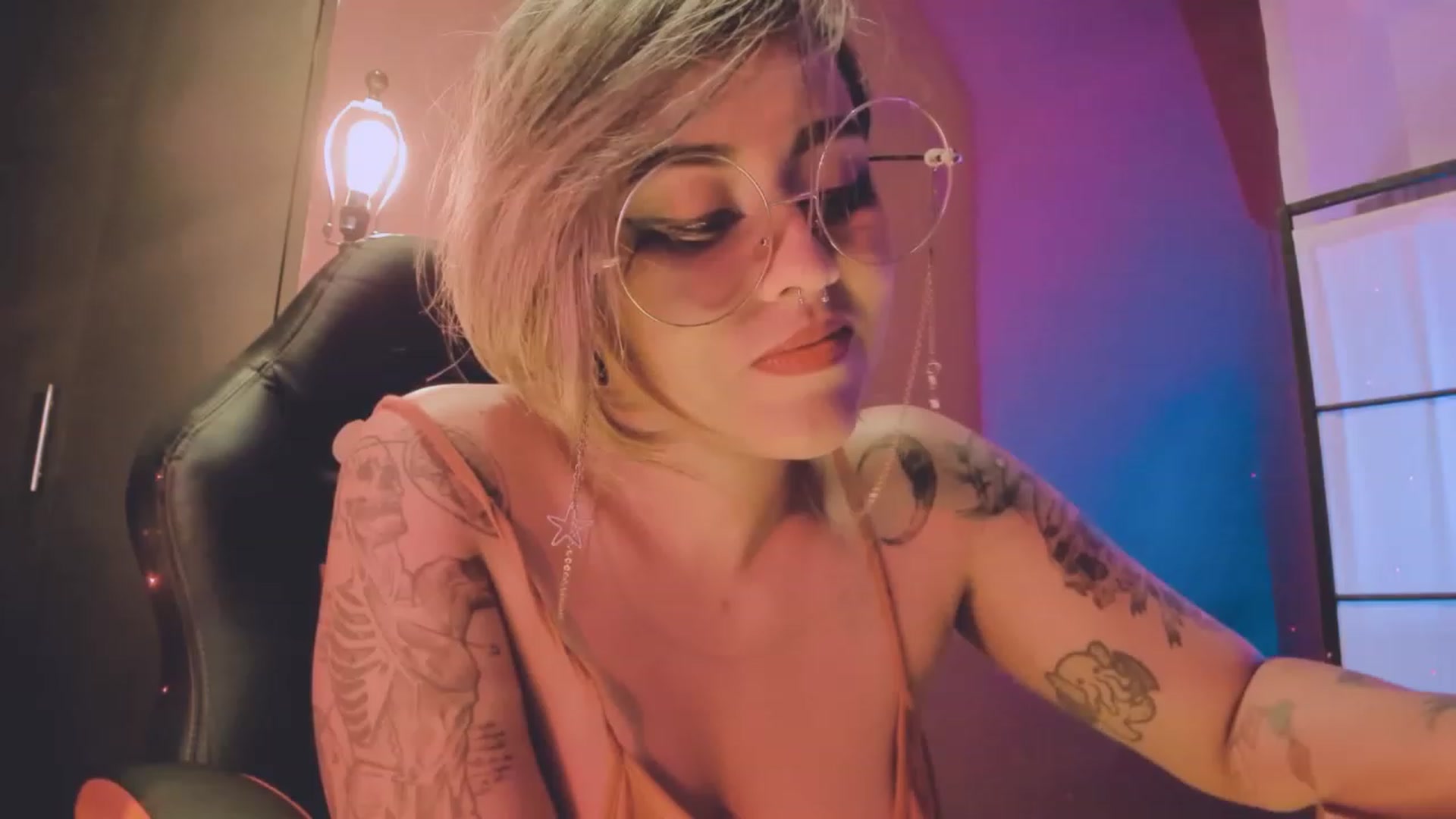 Gallery image thumbnail from AbraxxysRadio's myfreecams stream on, 08/19/2023, 24:20 image 6 of 20