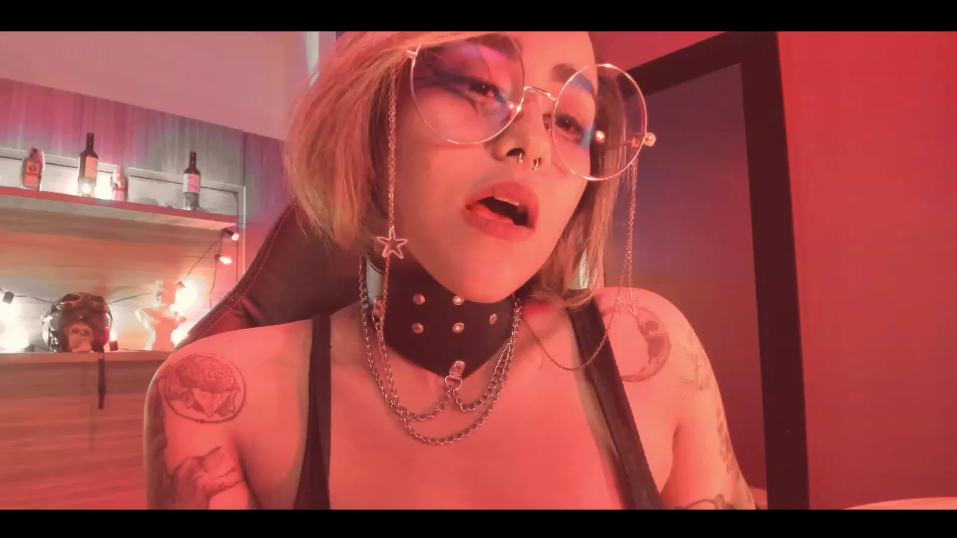 Gallery image thumbnail from AbraxxysRadio's myfreecams stream on, 08/24/2023, 02:14 image 10 of 20