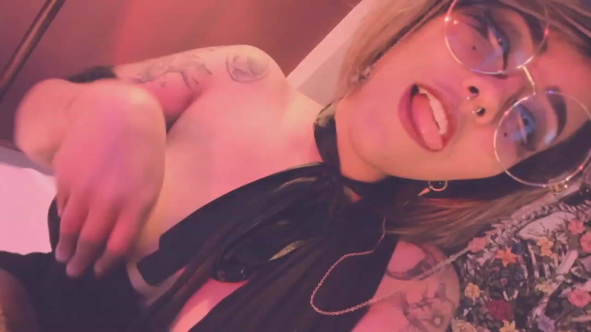 Gallery image thumbnail from AbraxxysRadio's myfreecams stream on, 08/24/2023, 23:40 image 9 of 20