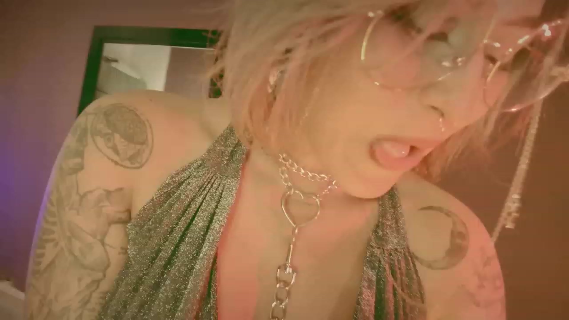 Gallery image thumbnail from AbraxxysRadio's myfreecams stream on, 08/27/2023, 19:45 image 14 of 20