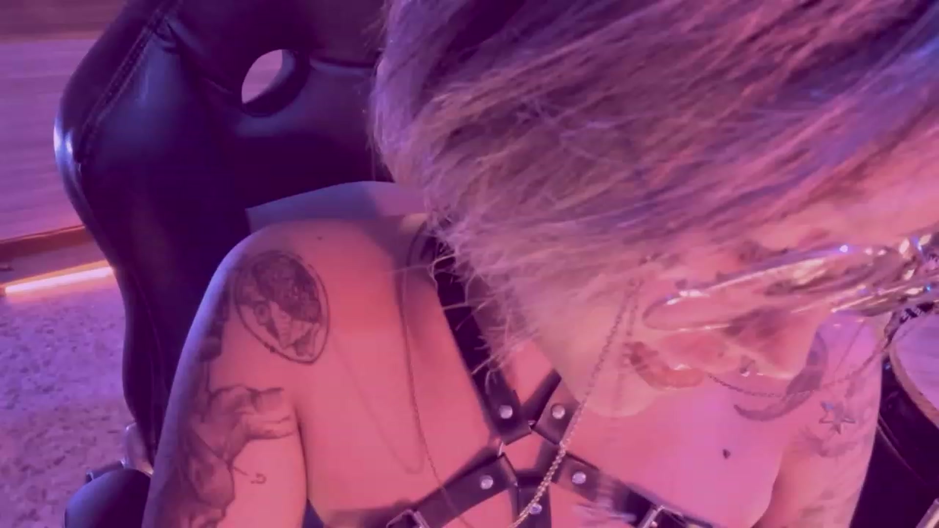 Gallery image thumbnail from AbraxxysRadio's myfreecams stream on, 08/29/2023, 02:43 image 1 of 20