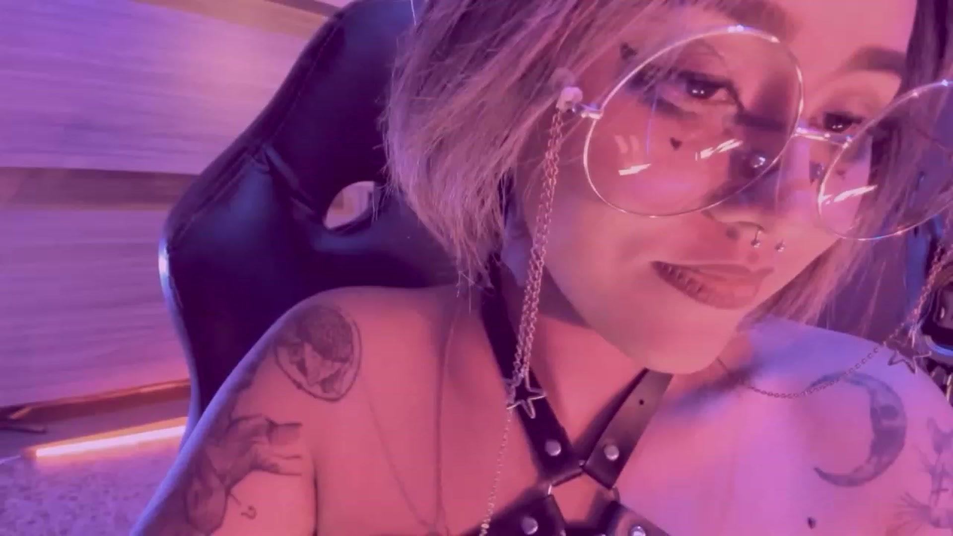 Gallery image thumbnail from AbraxxysRadio's myfreecams stream on, 08/29/2023, 02:43 image 2 of 20