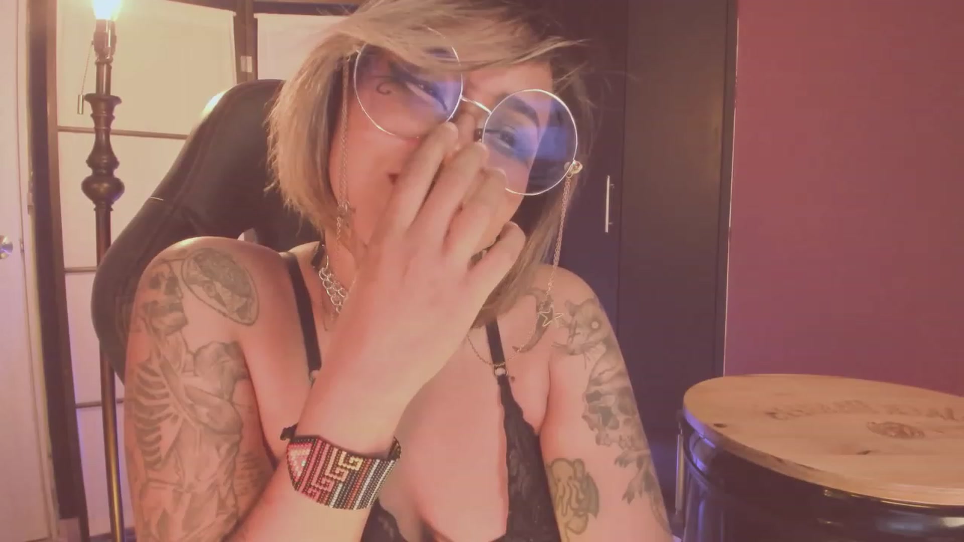 Gallery image thumbnail from AbraxxysRadio's myfreecams stream on, 08/31/2023, 24:37 image 1 of 20