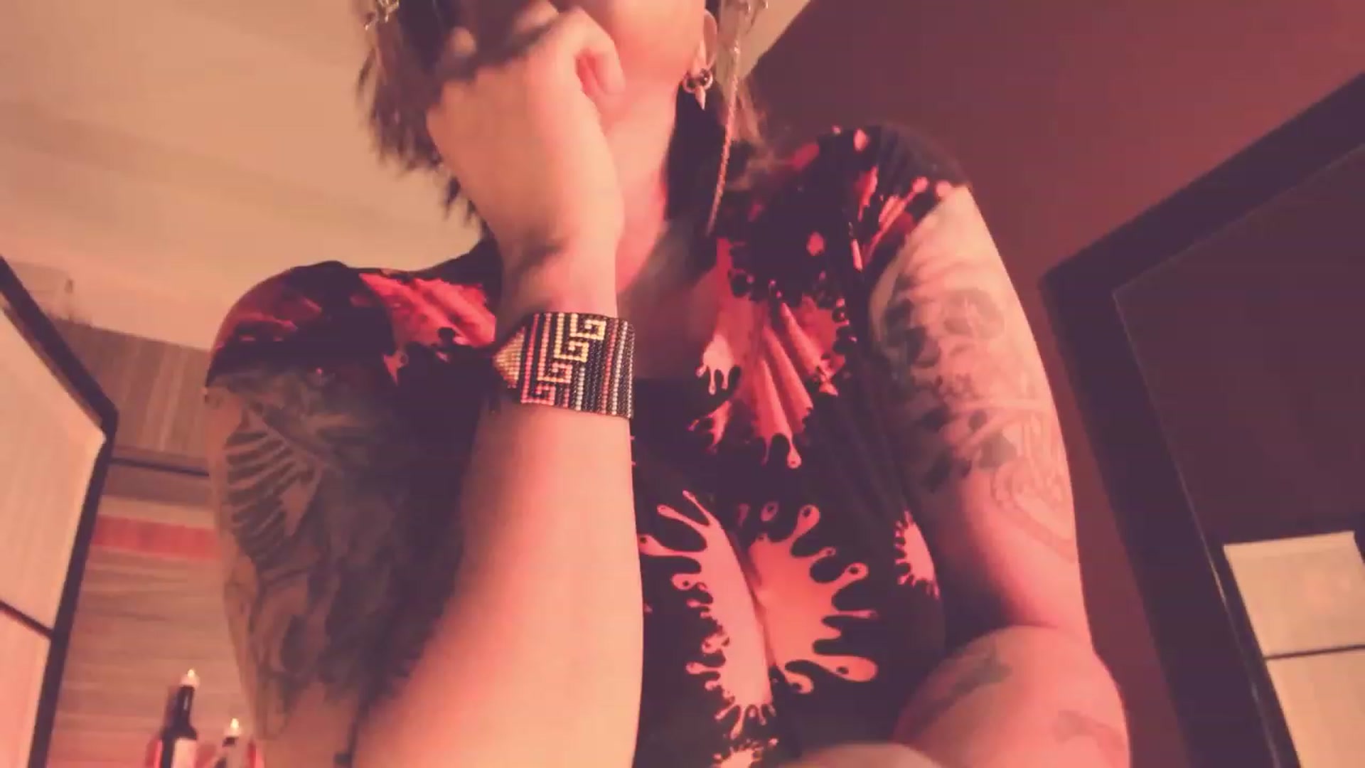 Gallery image thumbnail from AbraxxysRadio's myfreecams stream on, 09/01/2023, 24:01 image 6 of 20