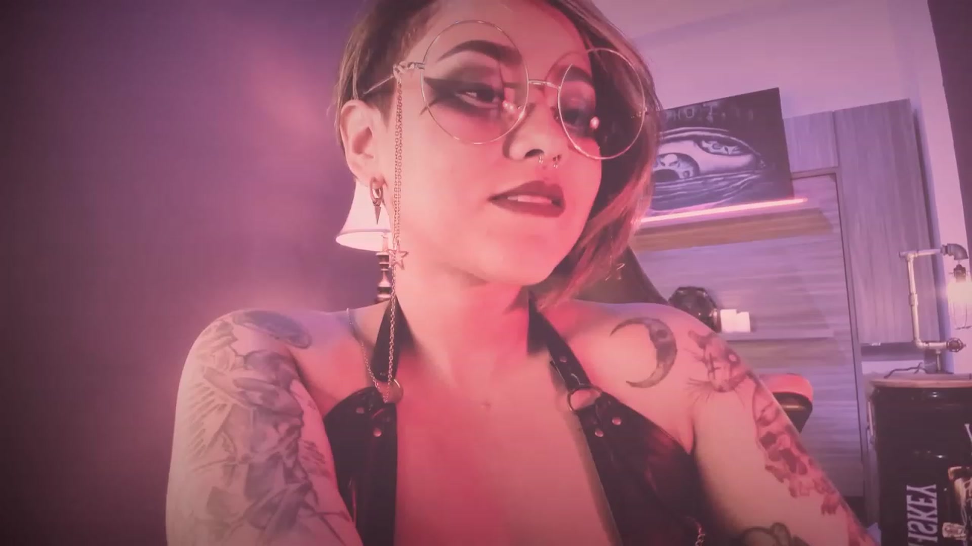 Gallery image thumbnail from AbraxxysRadio's myfreecams stream on, 09/05/2023, 01:01 image 10 of 20