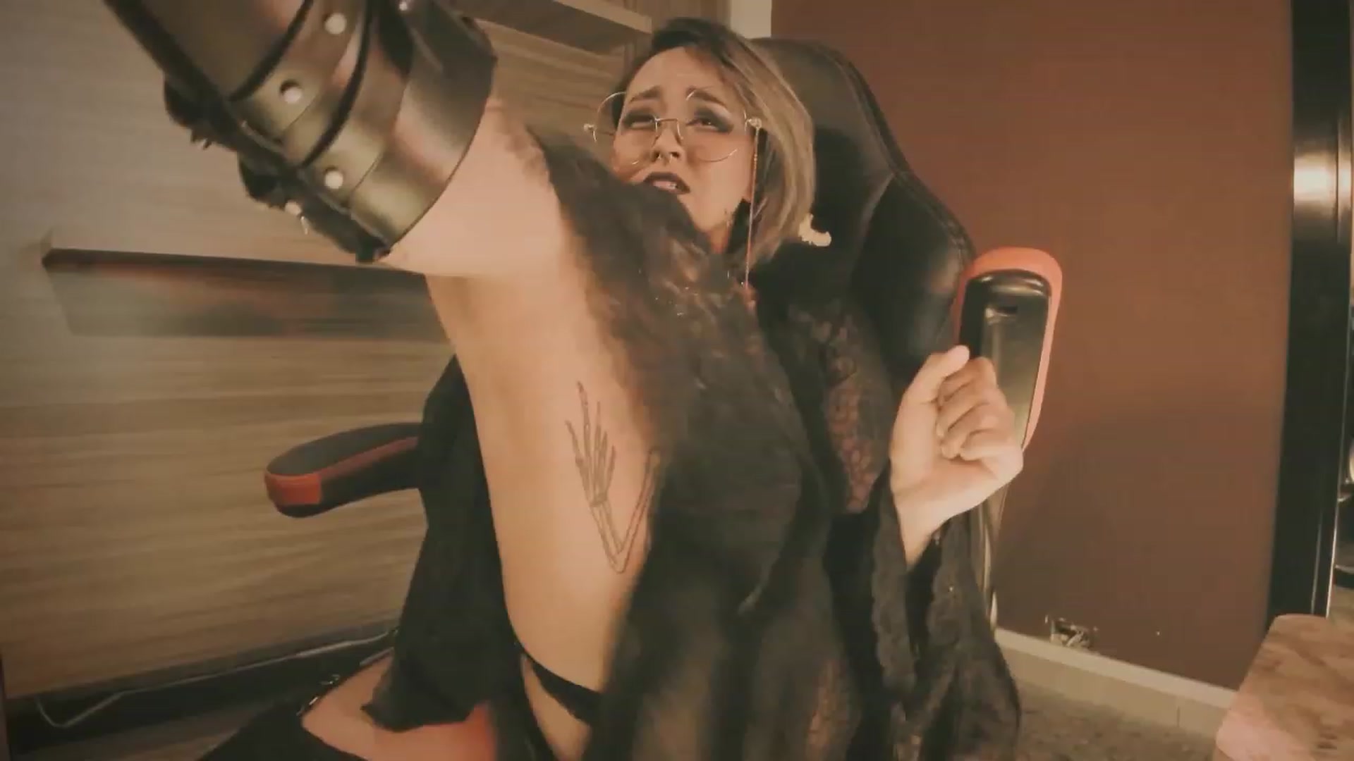 Gallery image thumbnail from AbraxxysRadio's myfreecams stream on, 09/08/2023, 02:29 image 9 of 20