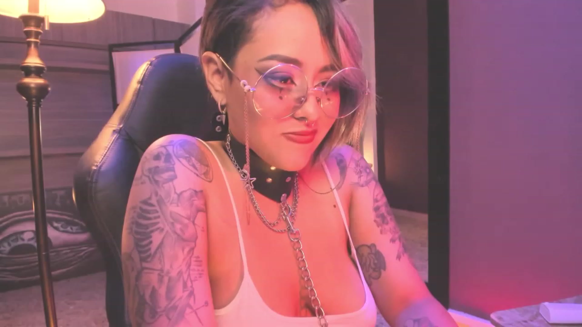 Gallery image thumbnail from AbraxxysRadio's myfreecams stream on, 09/12/2023, 02:25 image 6 of 20