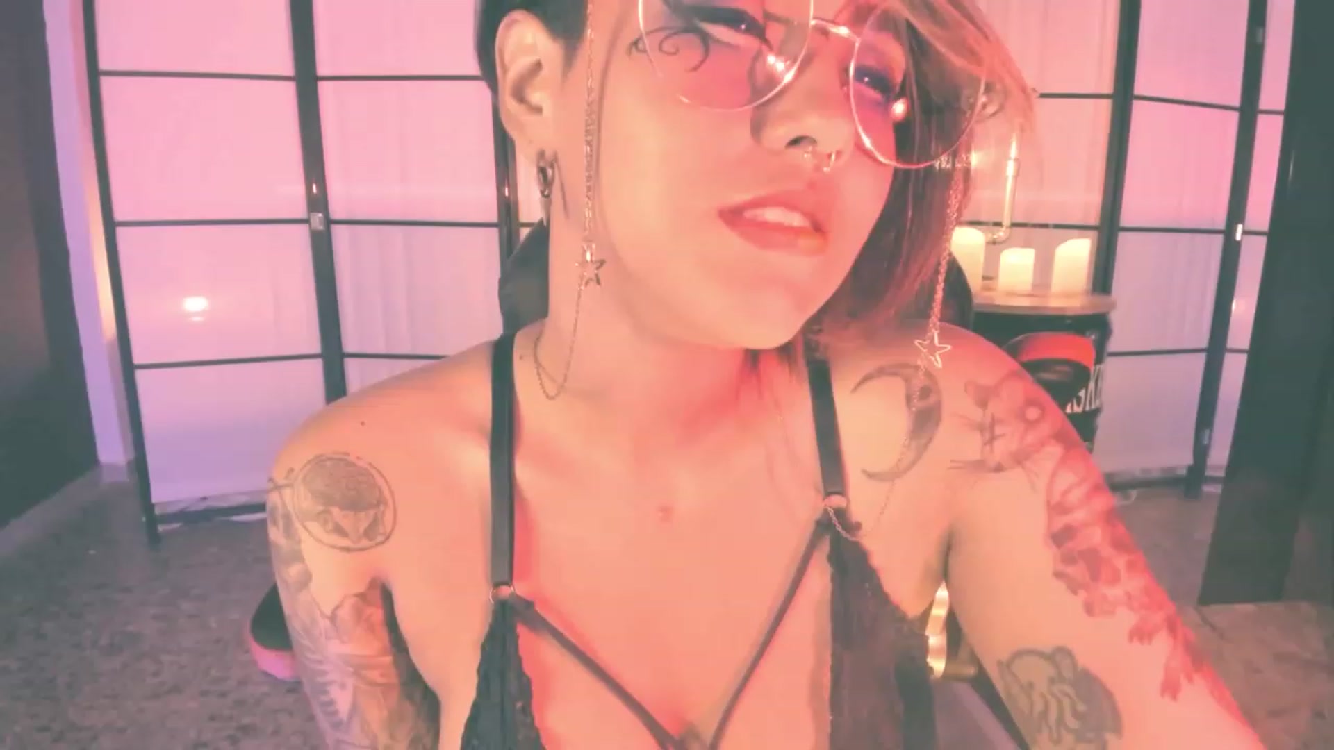 Gallery image thumbnail from AbraxxysRadio's myfreecams stream on, 09/13/2023, 24:00 image 14 of 20