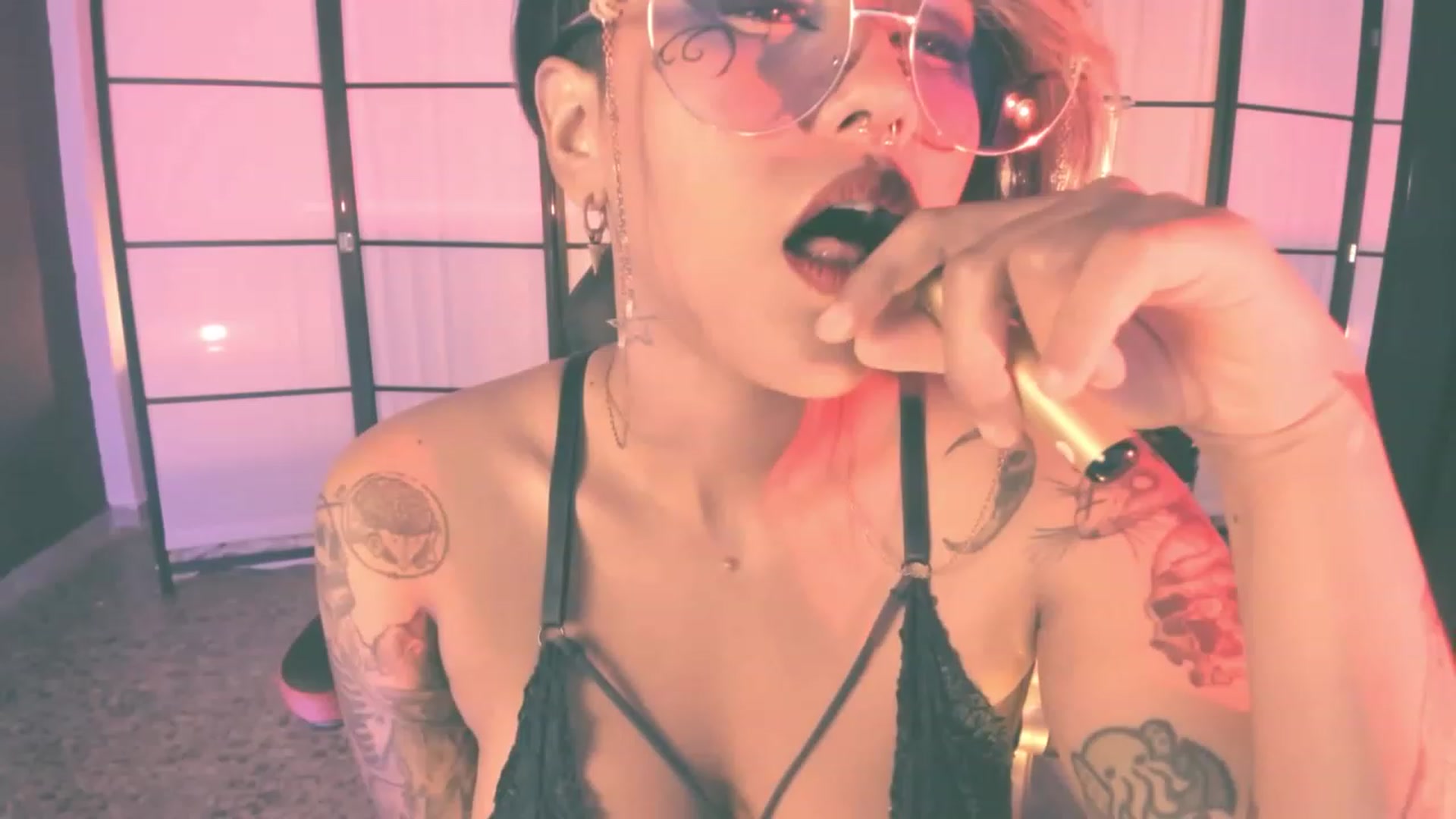 Gallery image thumbnail from AbraxxysRadio's myfreecams stream on, 09/13/2023, 24:00 image 13 of 20