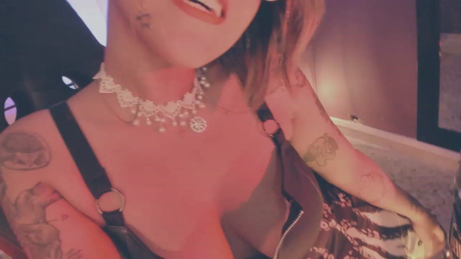 Gallery image thumbnail from AbraxxysRadio's myfreecams stream on, 09/15/2023, 24:31 image 16 of 20