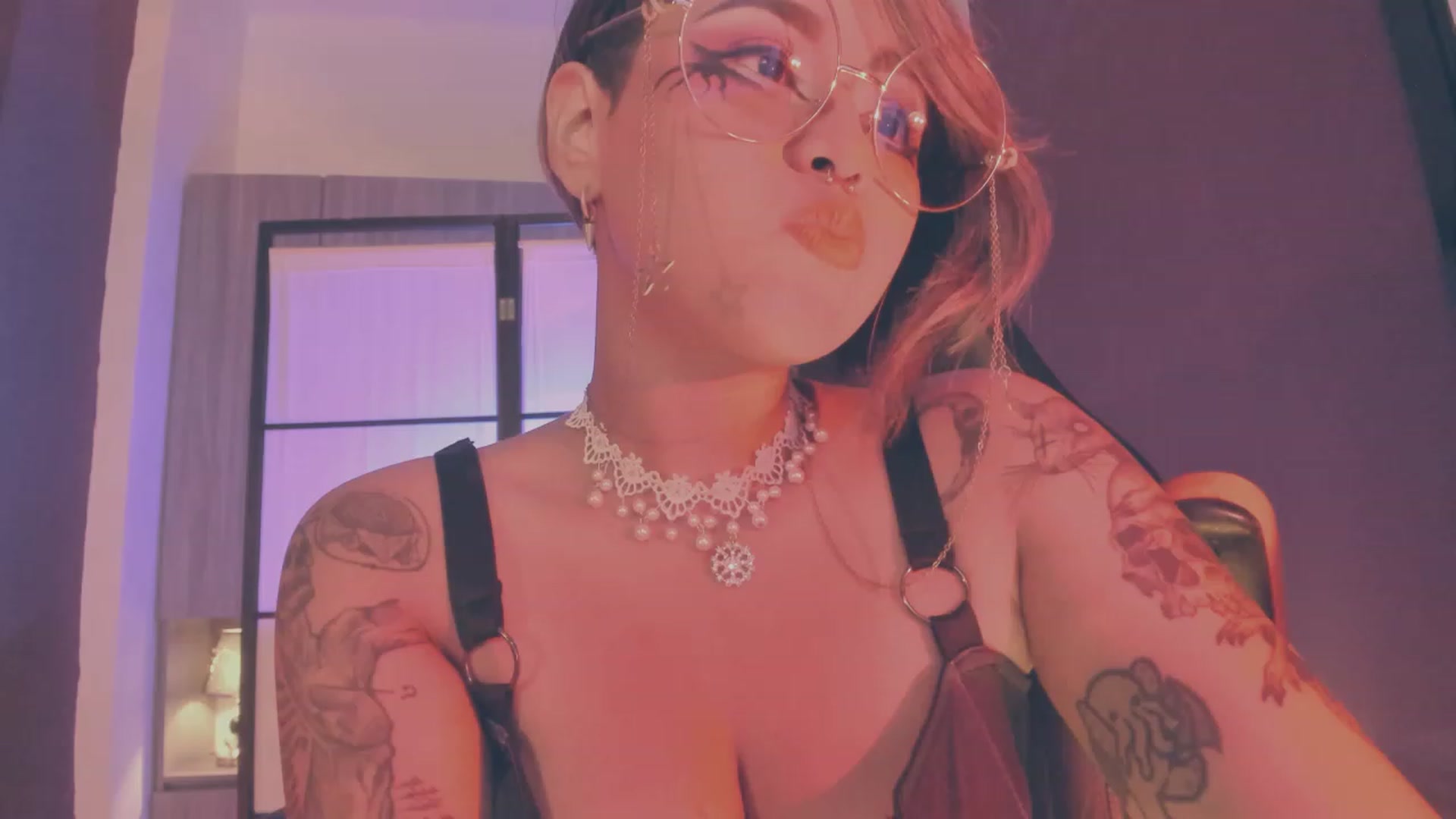 Gallery image thumbnail from AbraxxysRadio's myfreecams stream on, 09/15/2023, 24:31 image 12 of 20