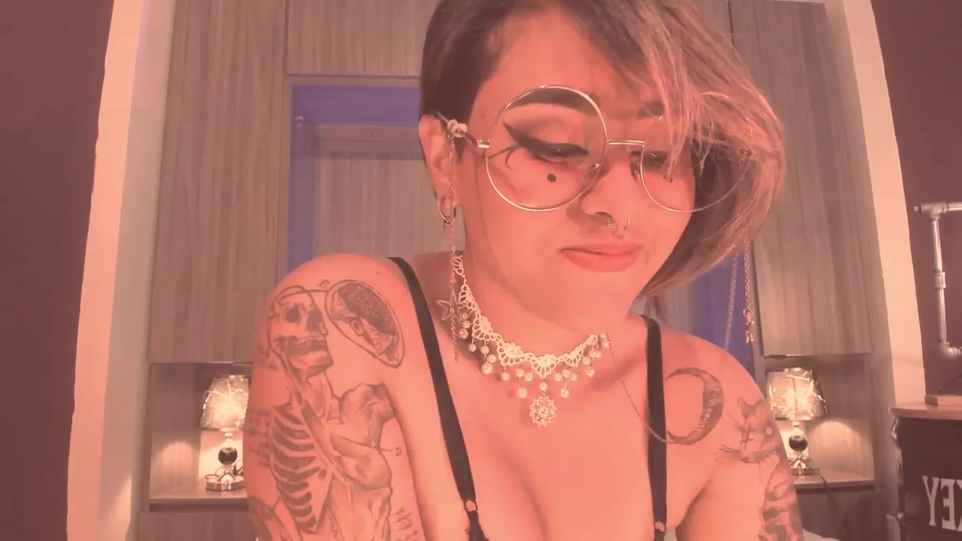 Gallery image thumbnail from AbraxxysRadio's myfreecams stream on, 09/19/2023, 01:20 image 13 of 20