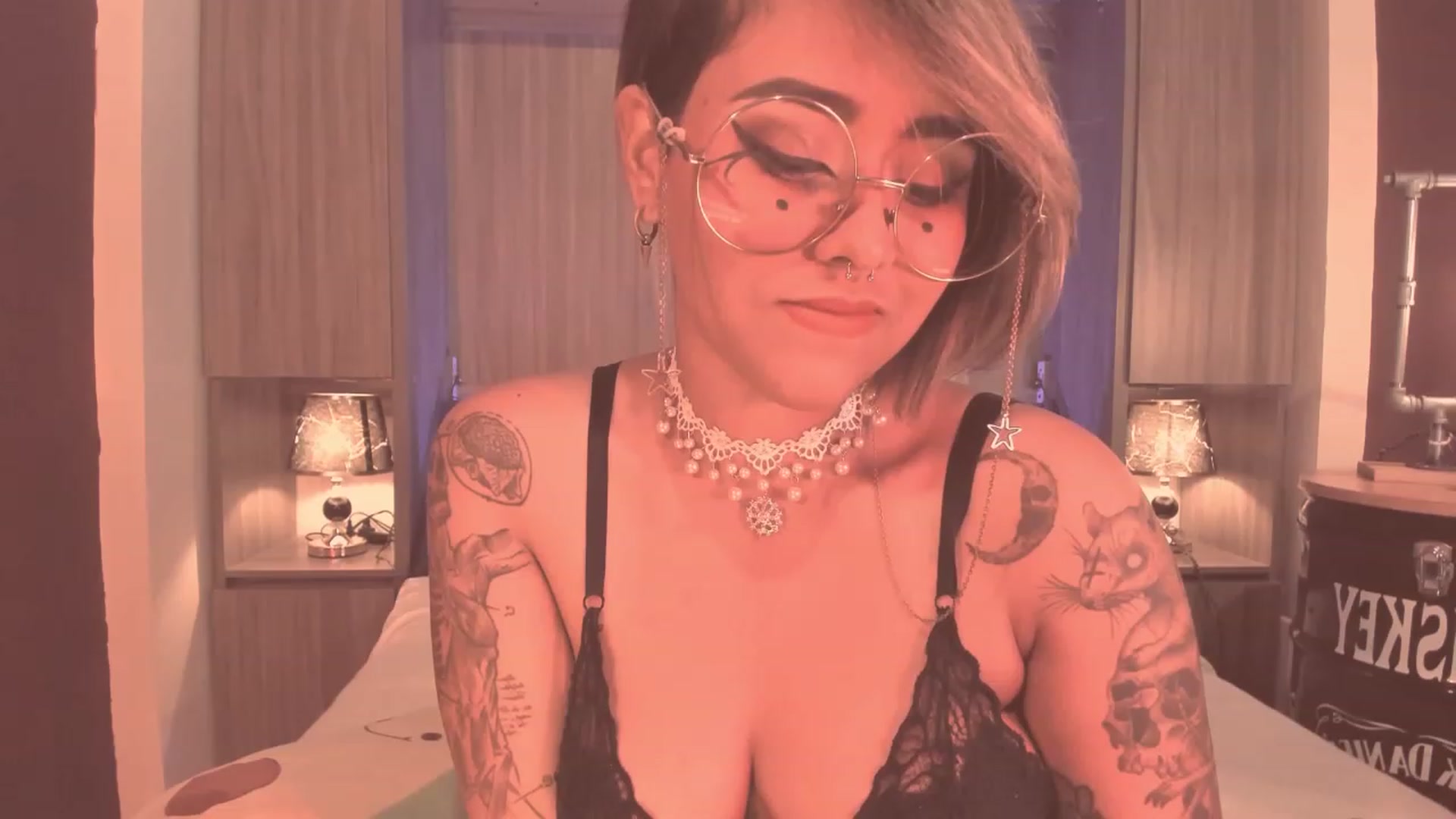 Gallery image thumbnail from AbraxxysRadio's myfreecams stream on, 09/19/2023, 01:20 image 1 of 20