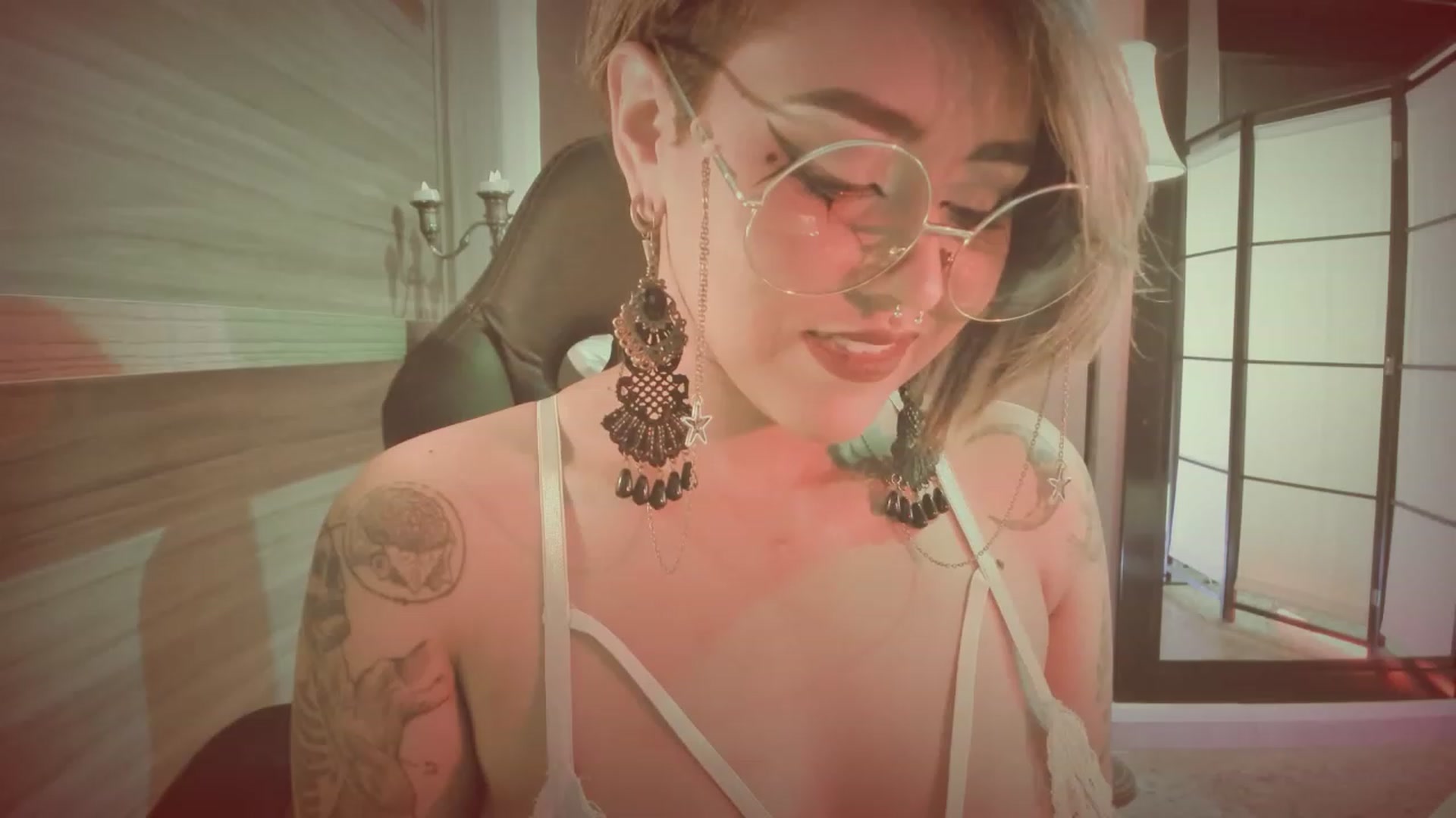 Gallery image thumbnail from AbraxxysRadio's myfreecams stream on, 09/19/2023, 23:15 image 19 of 20