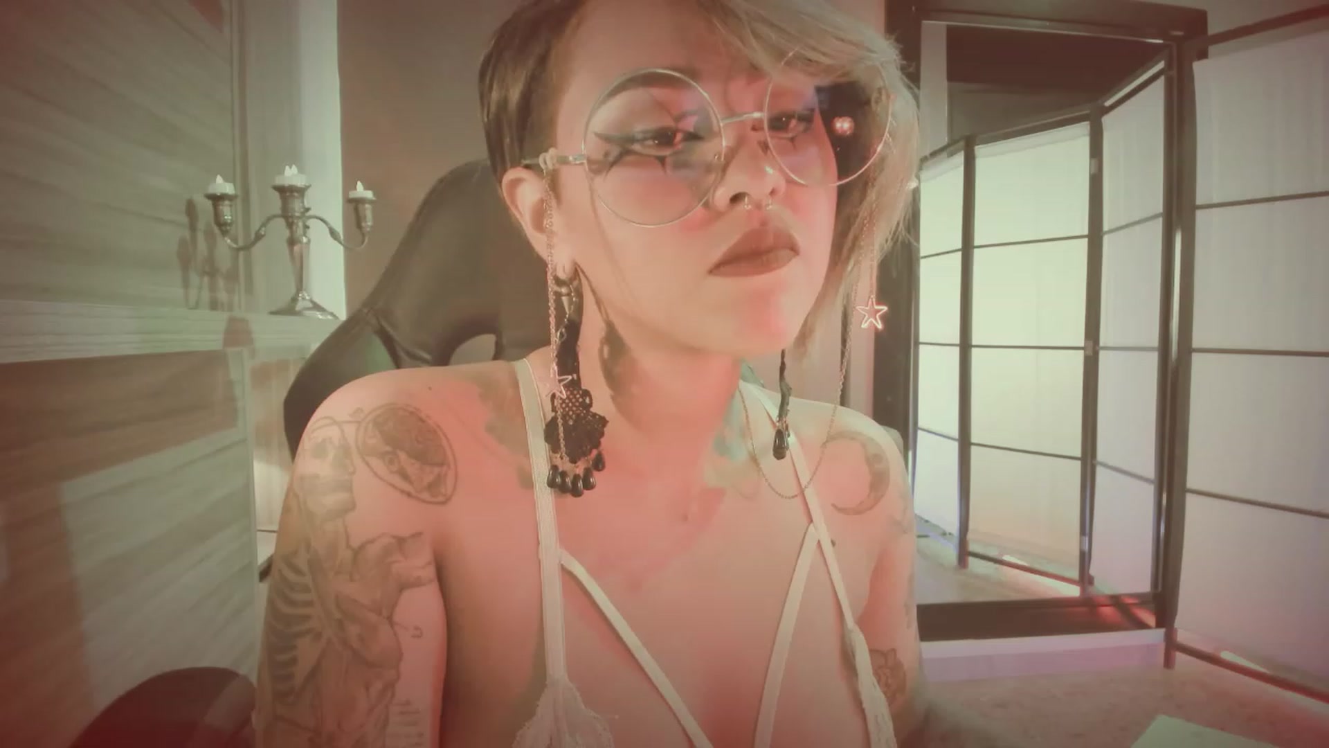 Gallery image thumbnail from AbraxxysRadio's myfreecams stream on, 09/19/2023, 23:15 image 4 of 20