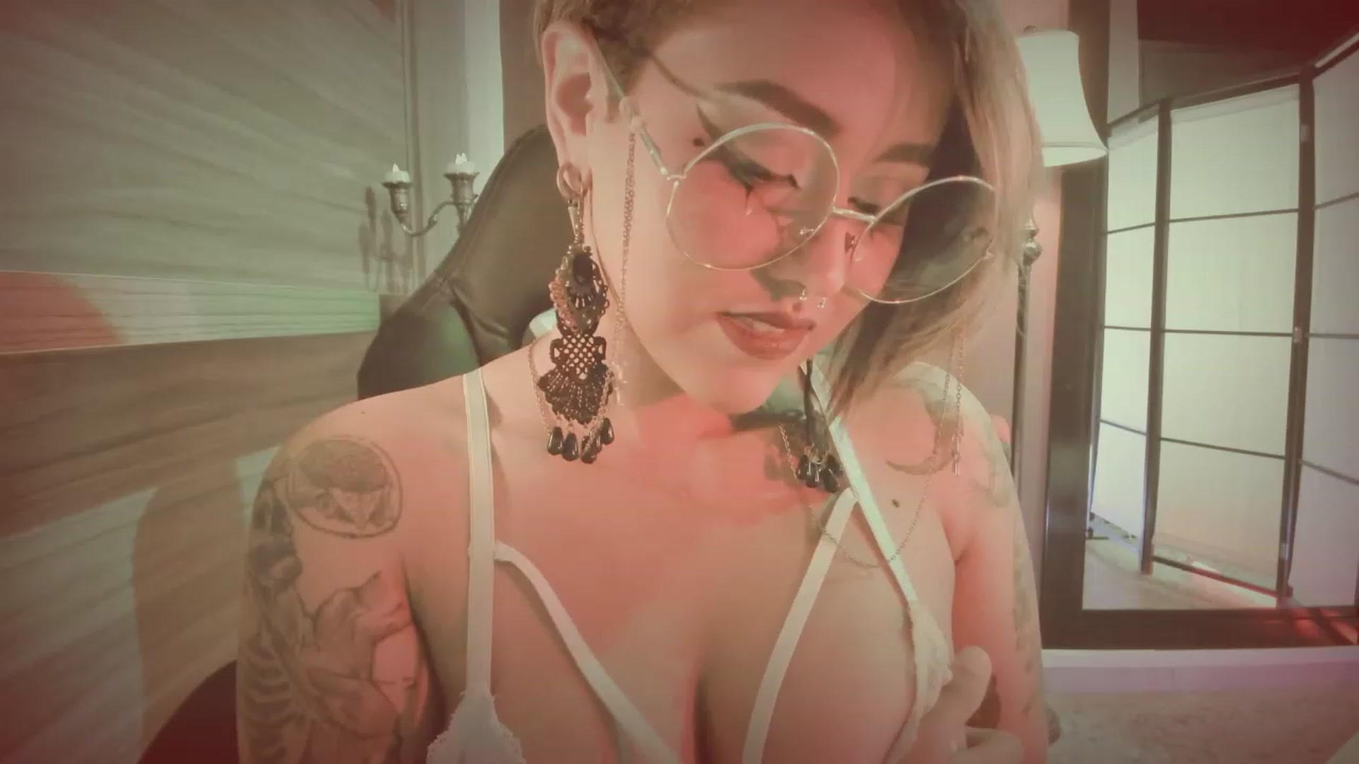 Gallery image thumbnail from AbraxxysRadio's myfreecams stream on, 09/19/2023, 23:15 image 17 of 20