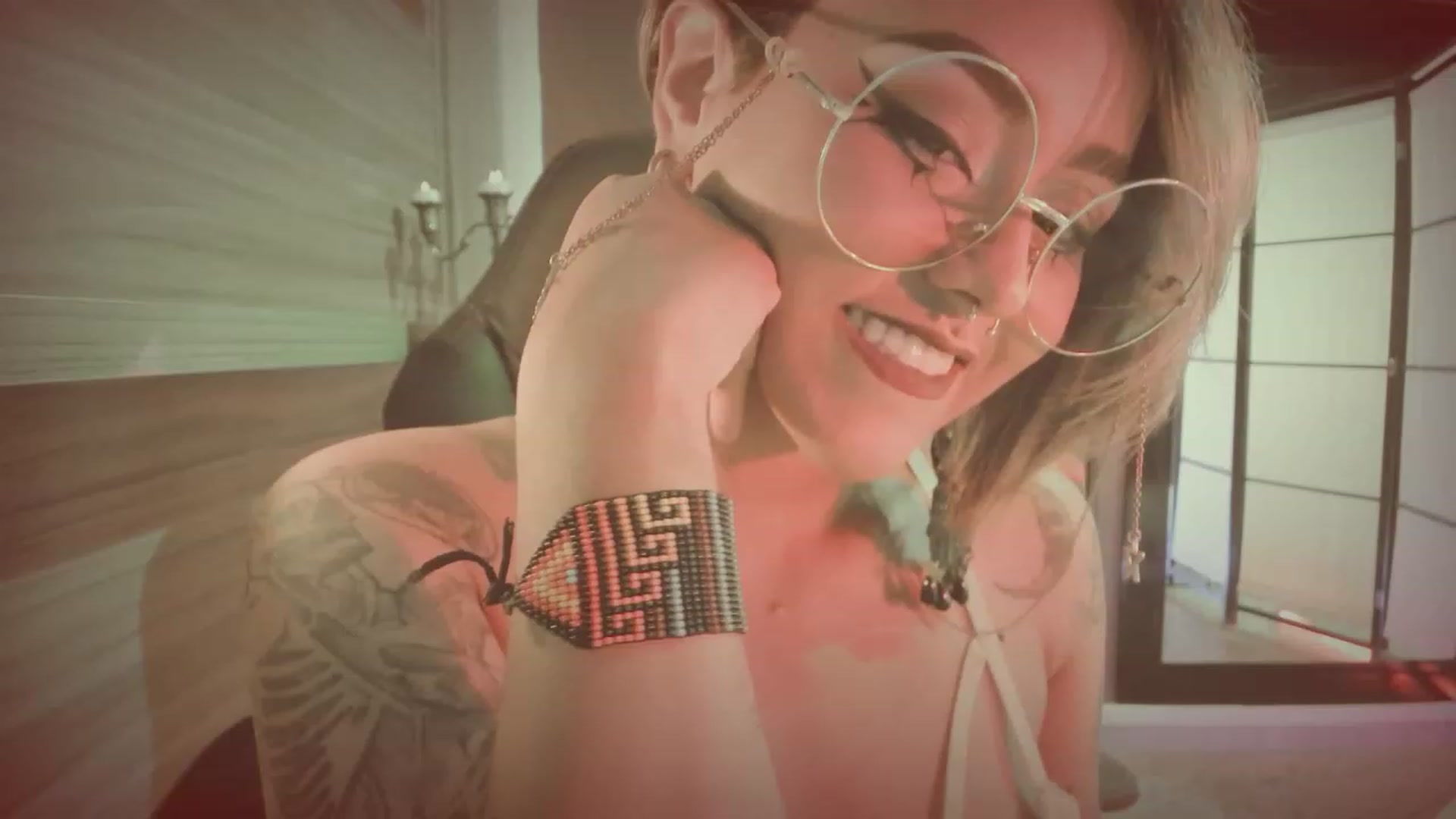 Gallery image thumbnail from AbraxxysRadio's myfreecams stream on, 09/19/2023, 23:15 image 18 of 20