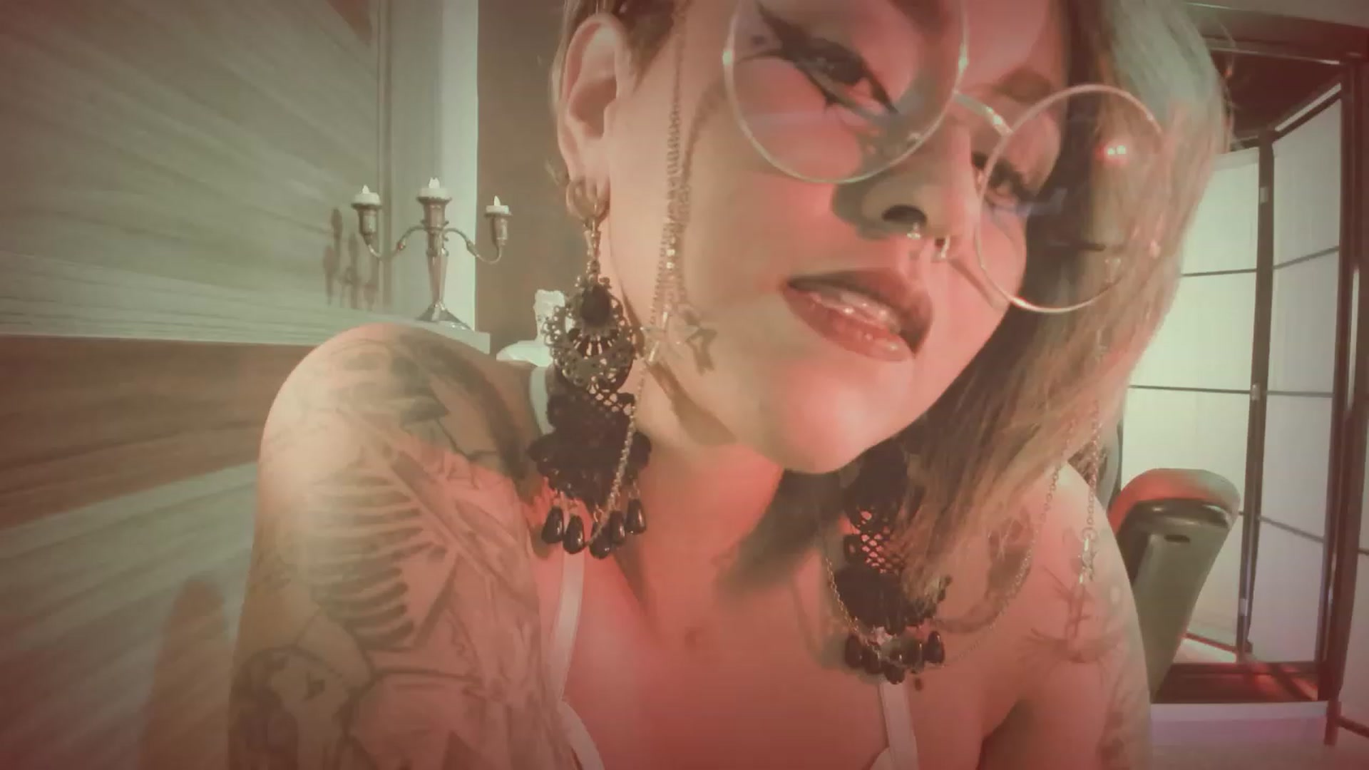 Gallery image thumbnail from AbraxxysRadio's myfreecams stream on, 09/20/2023, 24:28 image 1 of 20