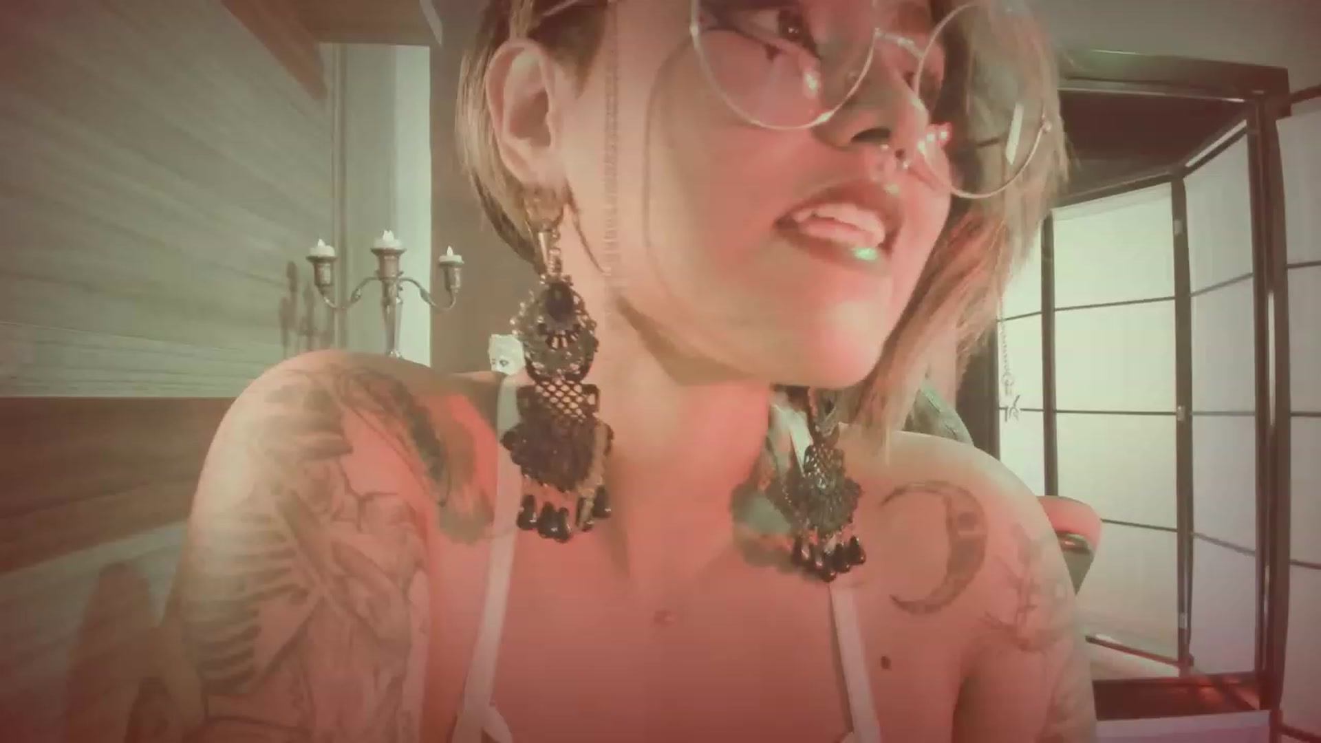 Gallery image thumbnail from AbraxxysRadio's myfreecams stream on, 09/20/2023, 24:28 image 6 of 20