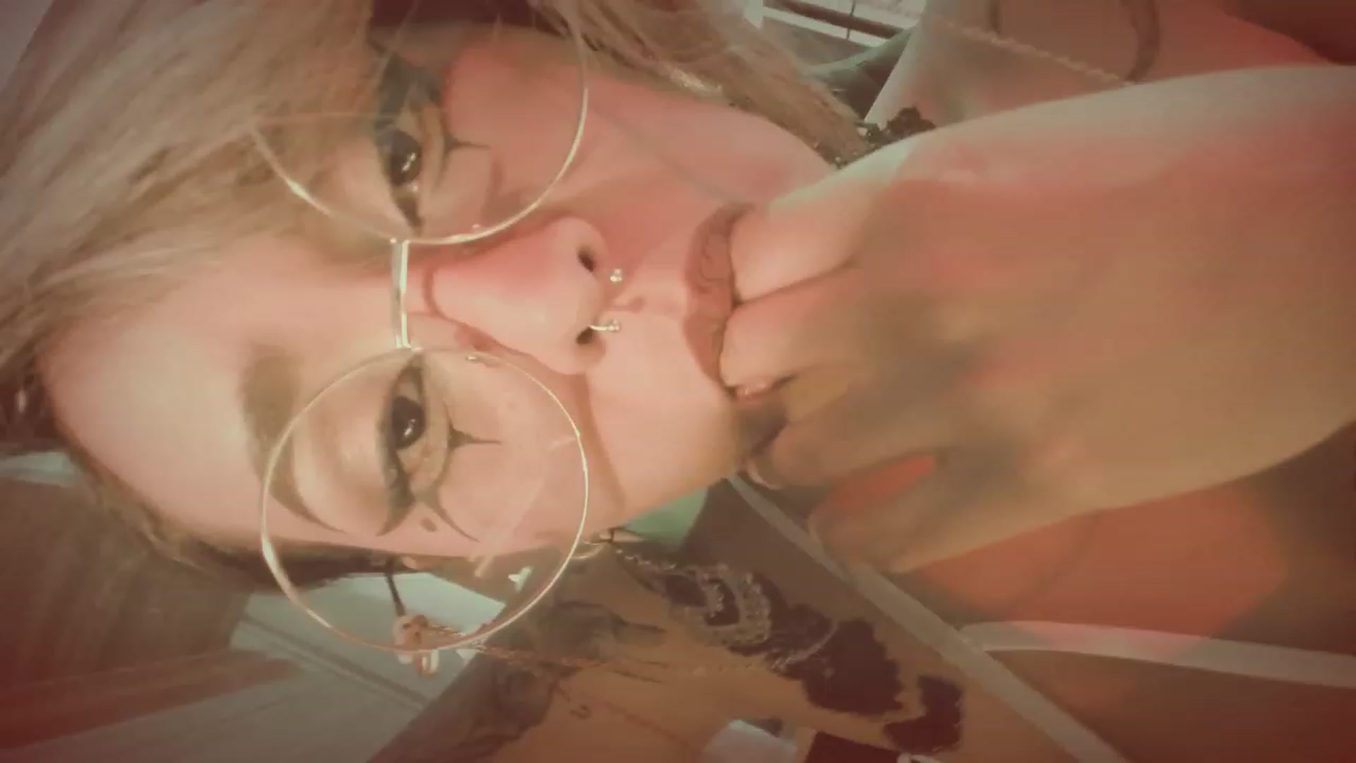 Gallery image thumbnail from AbraxxysRadio's myfreecams stream on, 09/20/2023, 24:28 image 18 of 20